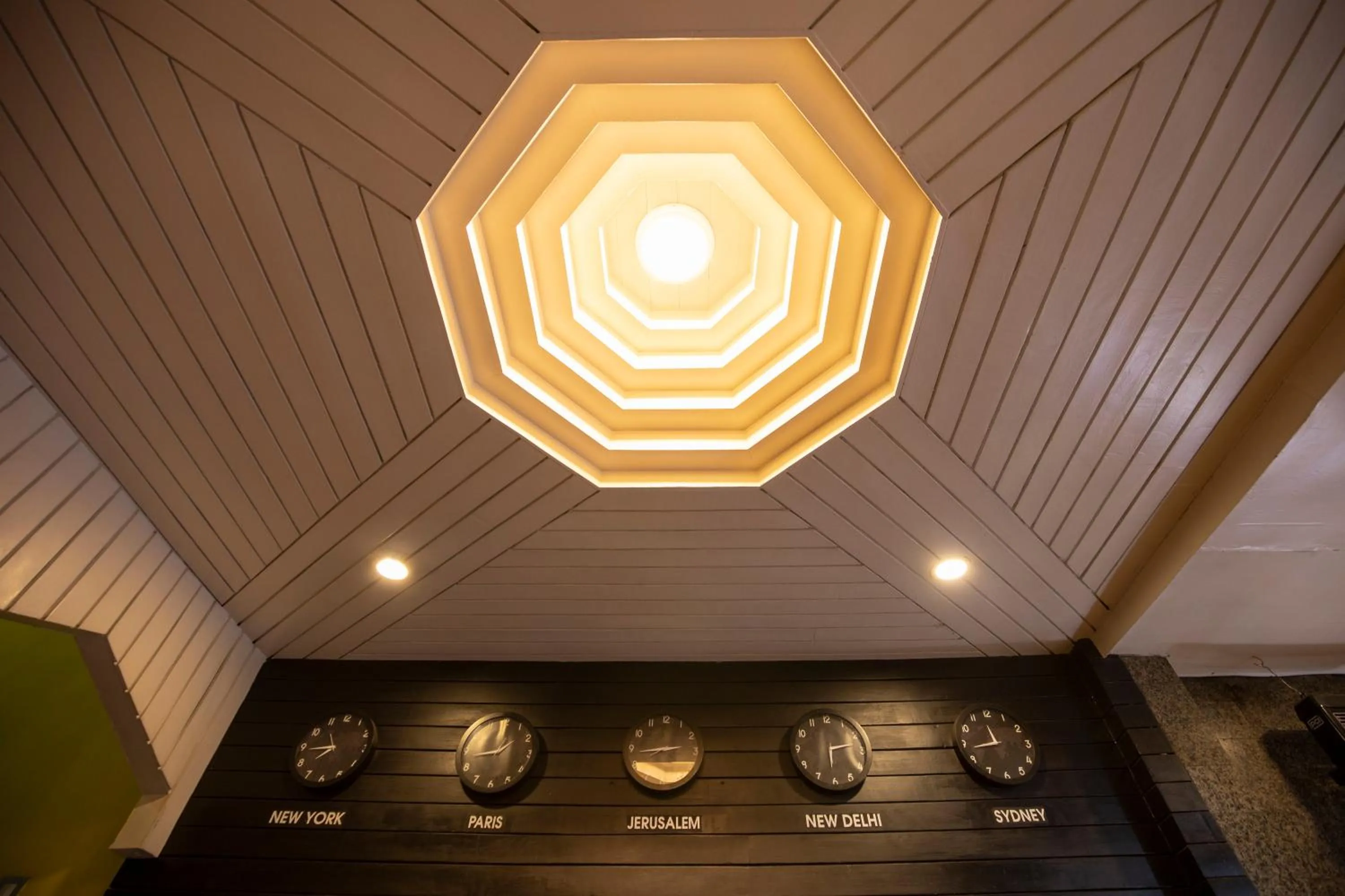 Facade/entrance in JC Woodville Manor