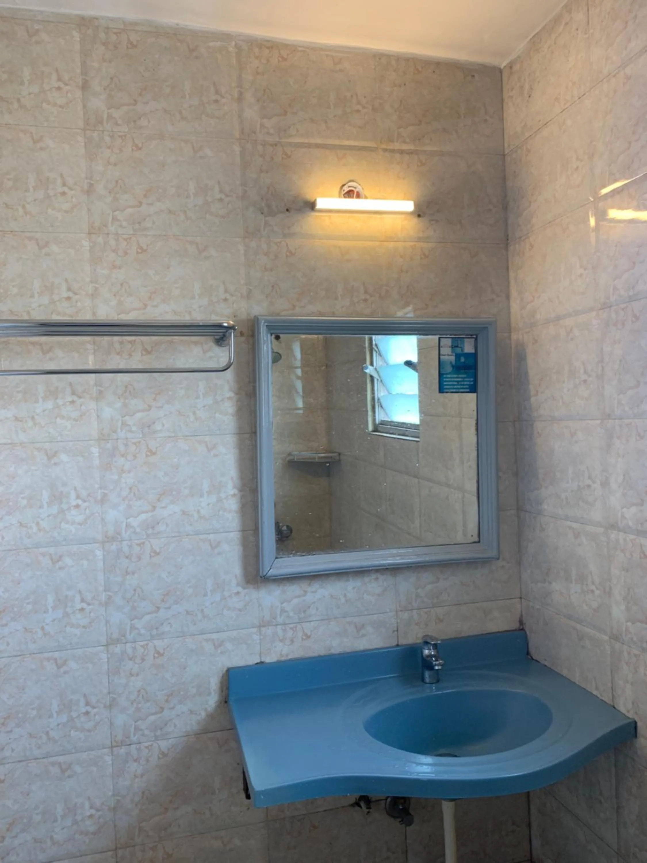 Shower in JC Woodville Manor