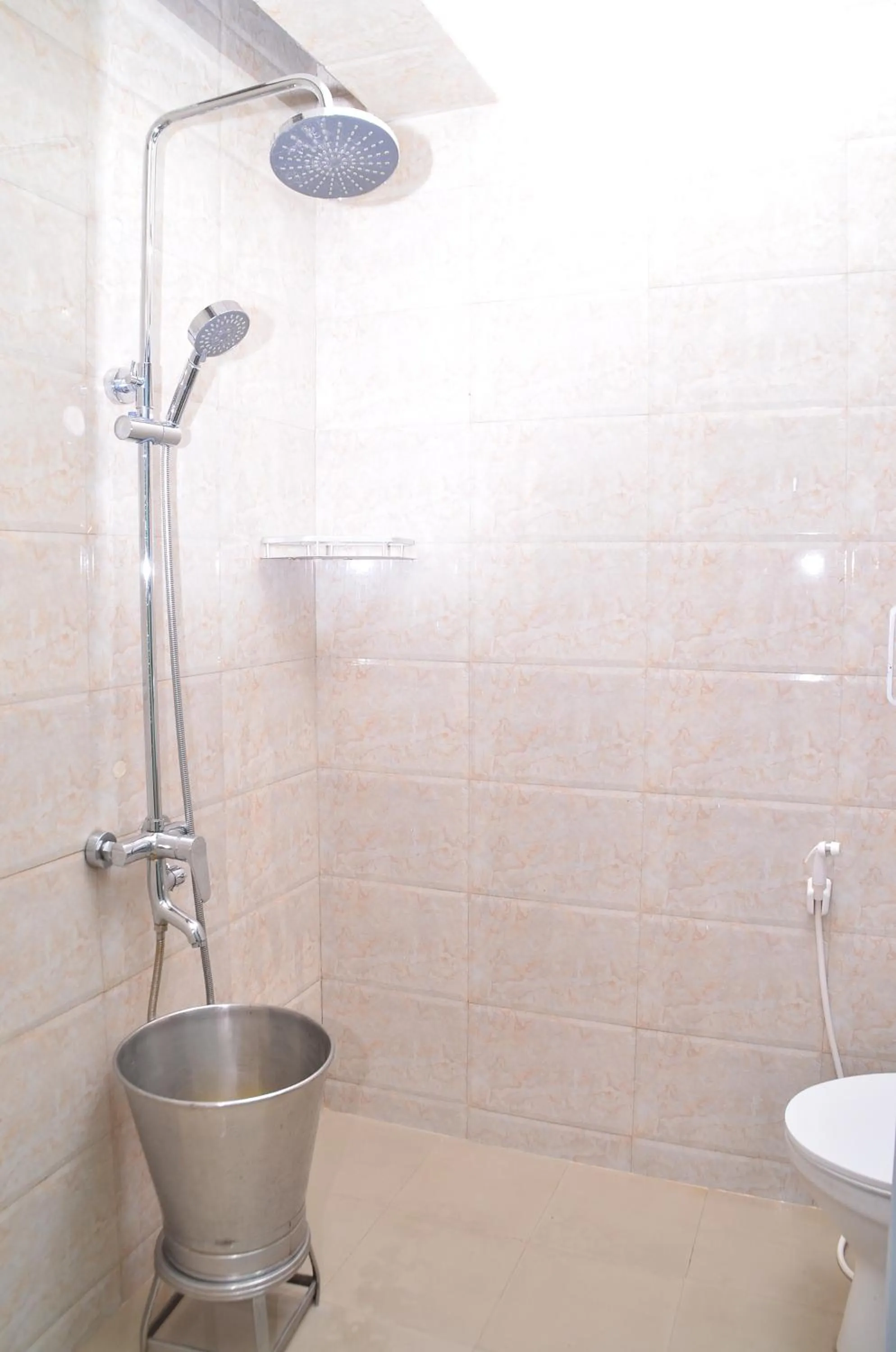 Shower in JC Woodville Manor