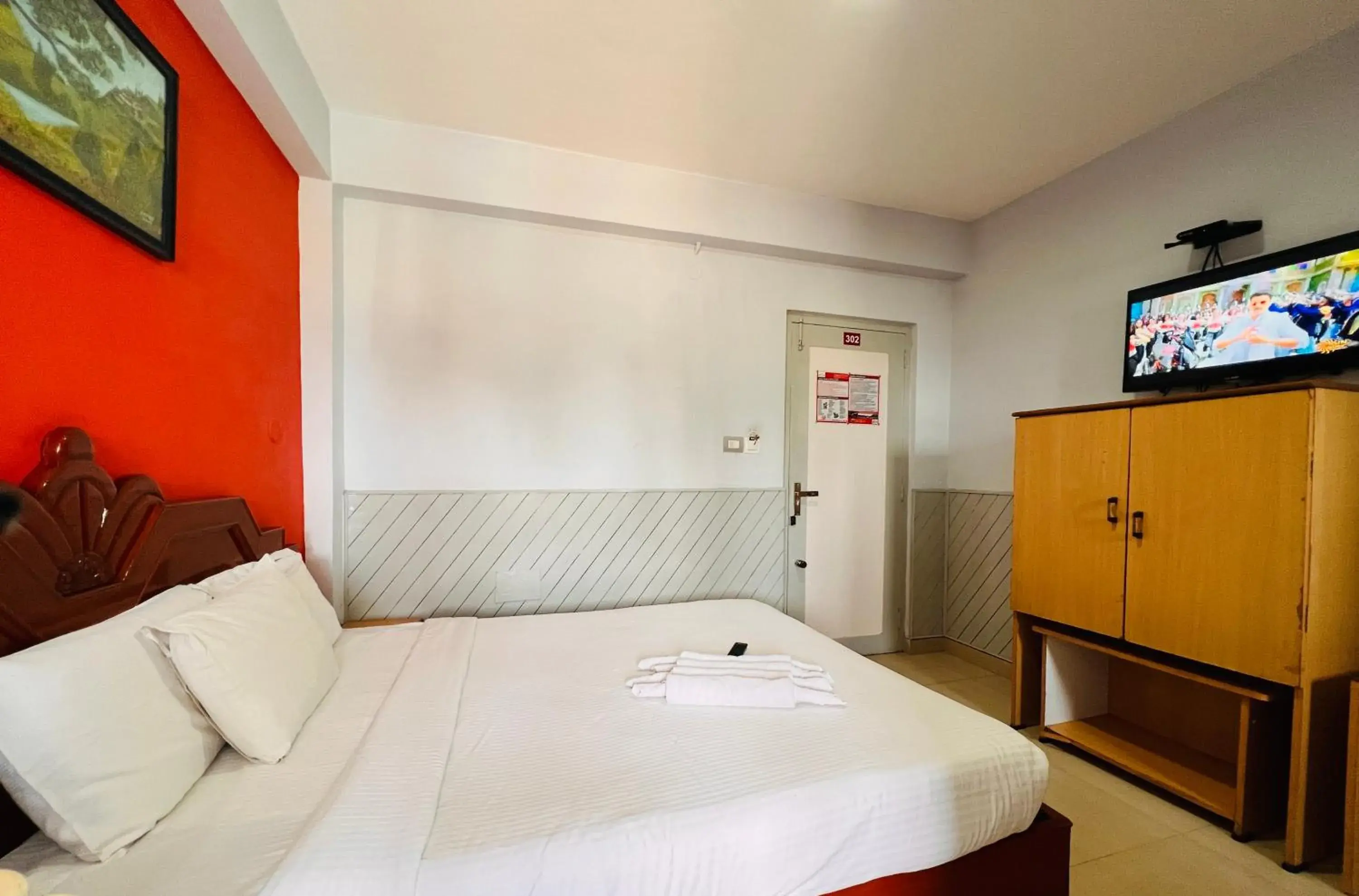 Communal lounge/ TV room, Bed in JC Woodville Manor Communal lounge/ TV room, Bed in JC Woodville Manor