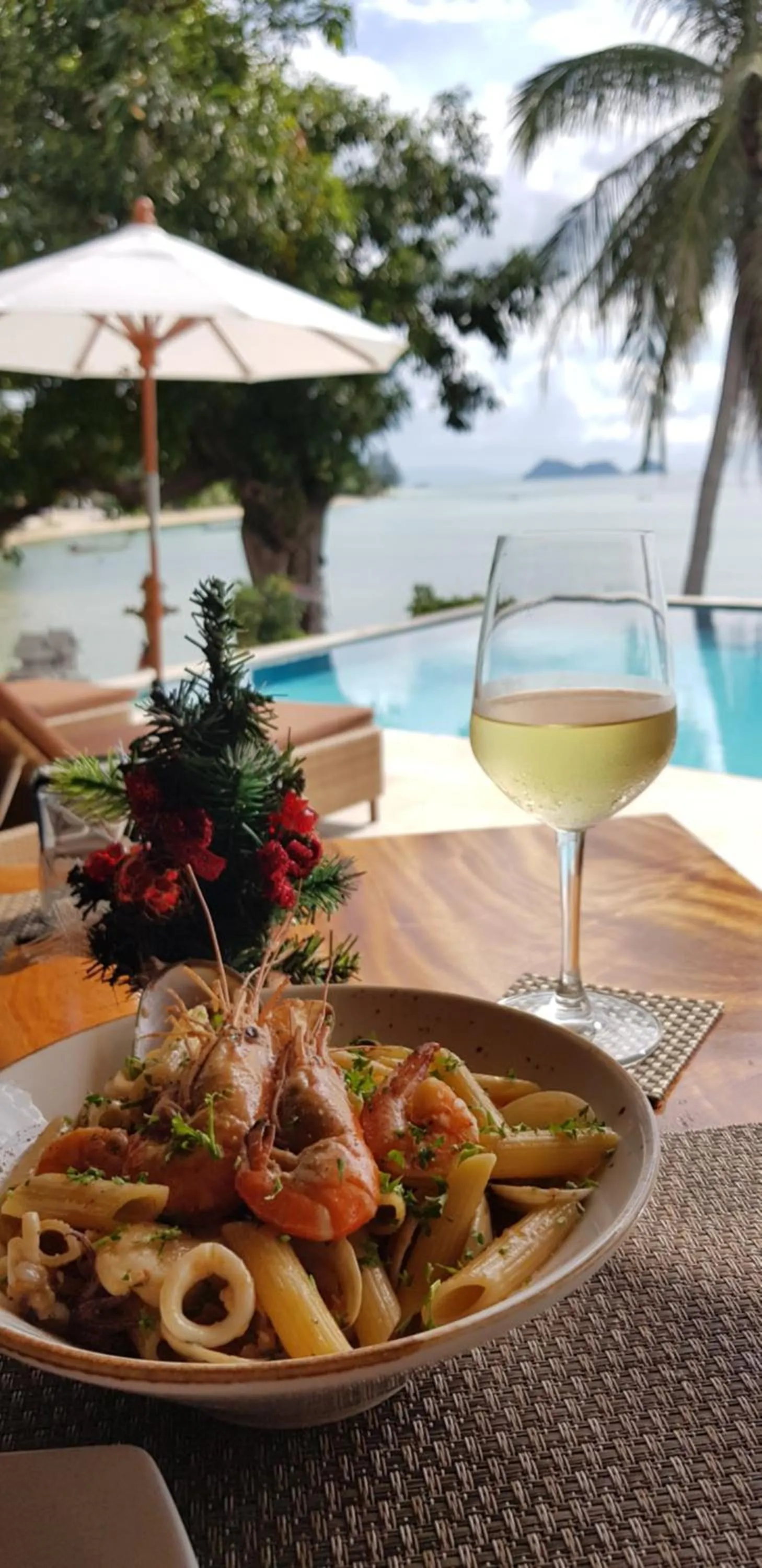 Restaurant/places to eat in Beyond The Blue Horizon Boutique Bungalows