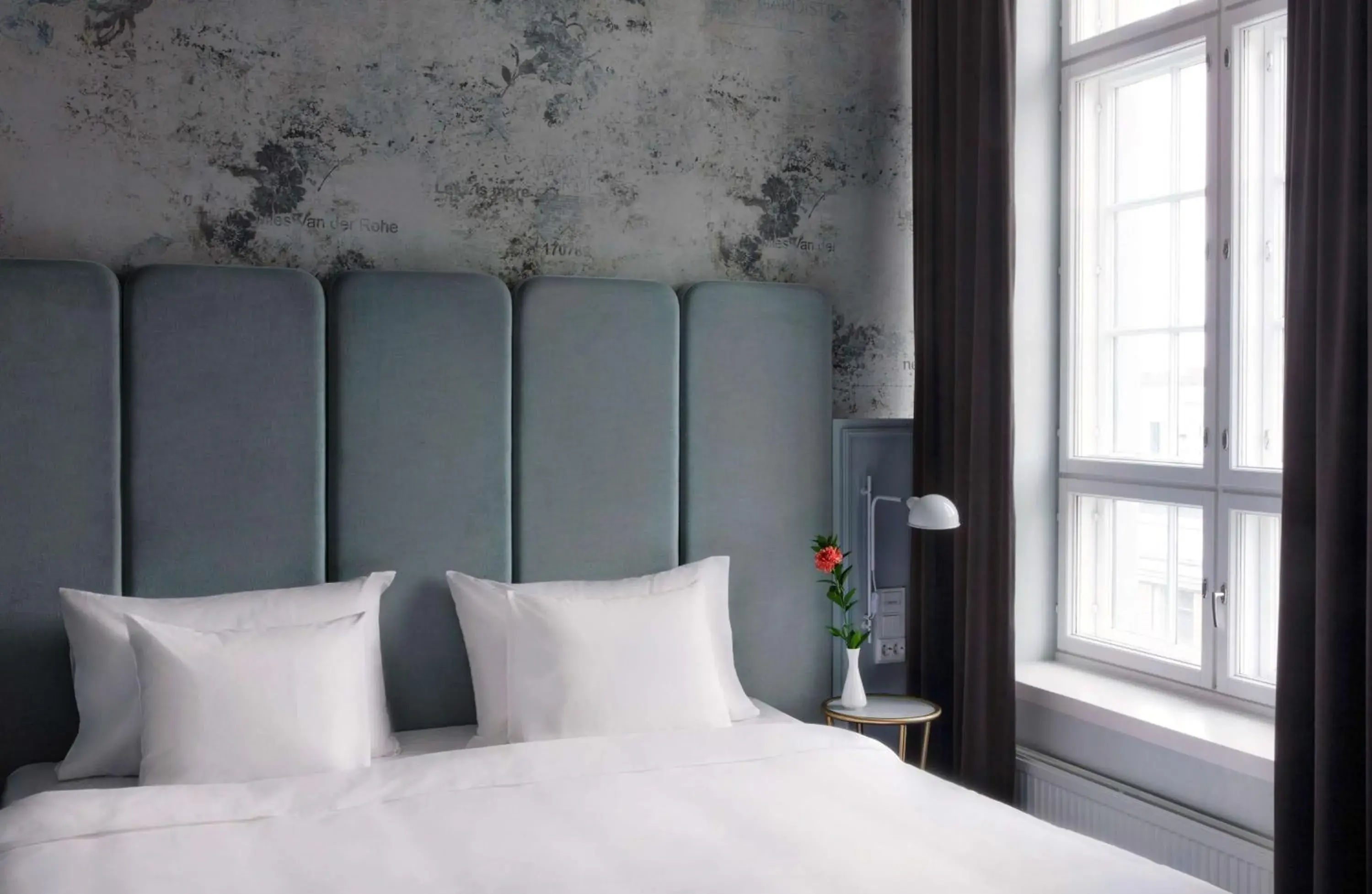 Business facilities, Bed in Radisson Blu Seaside Hotel, Helsinki Business facilities, Bed in Radisson Blu Seaside Hotel, Helsinki