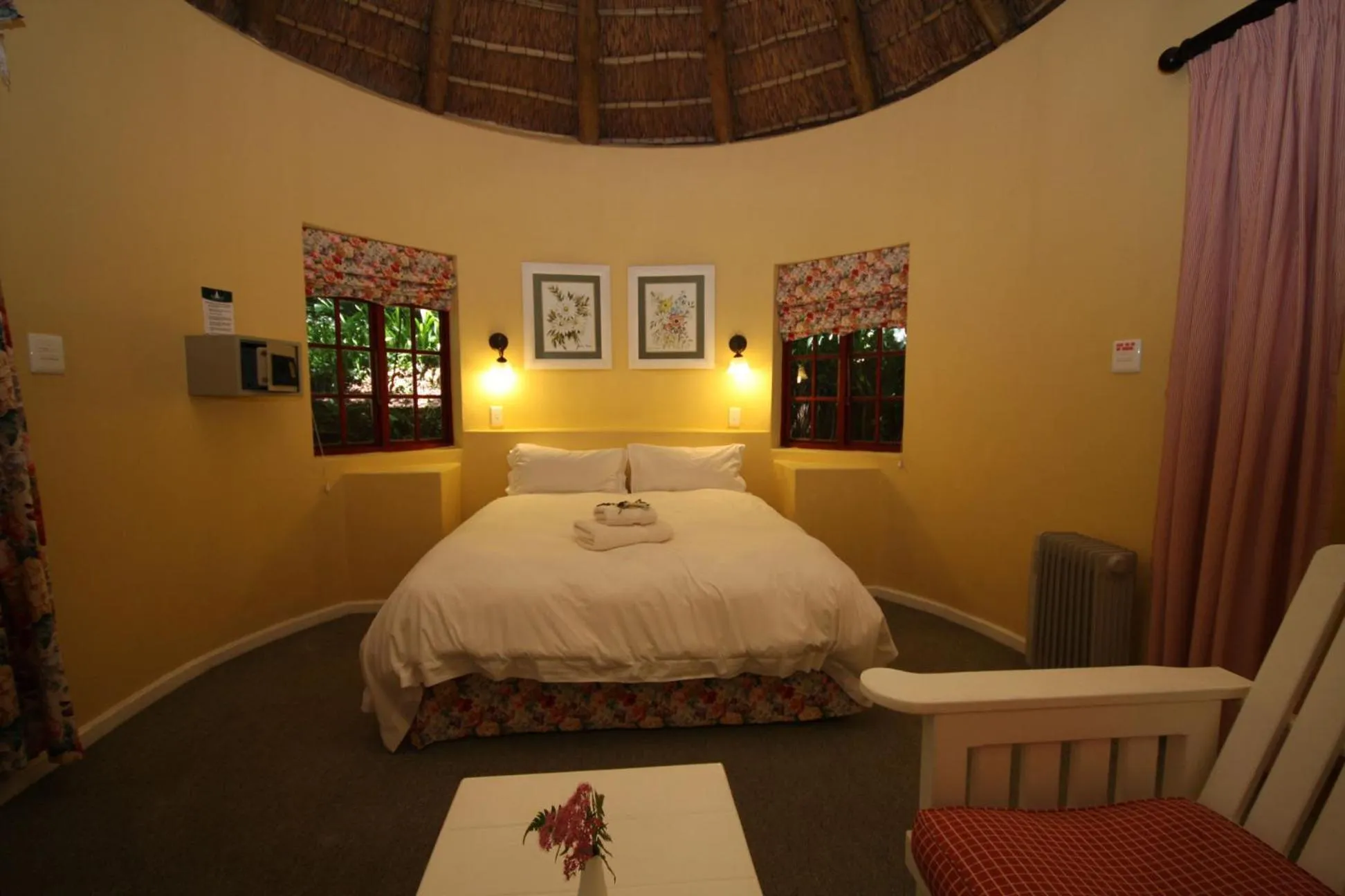 Bed in Hogsback Arminel Hotel