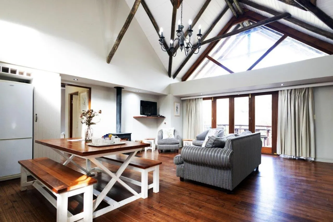 Living room in Hogsback Arminel Hotel