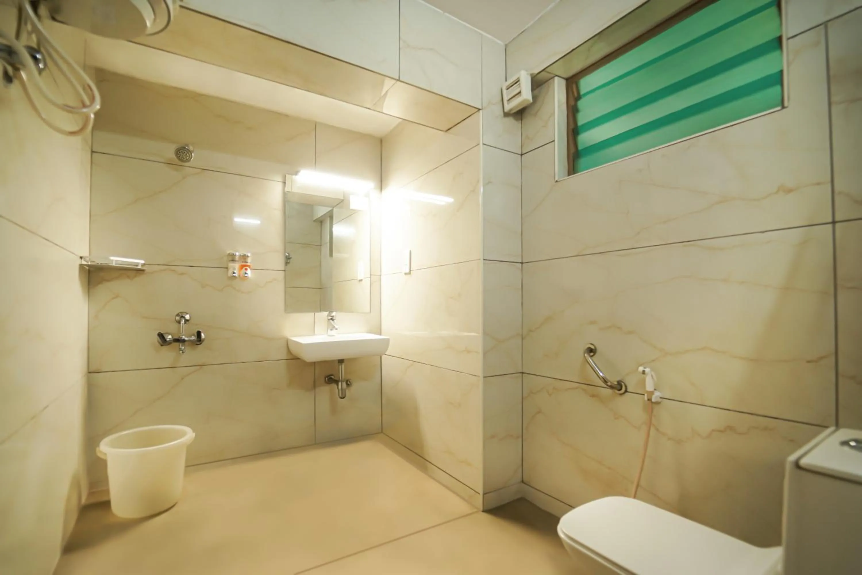 Shower in Hotel Jc Grand