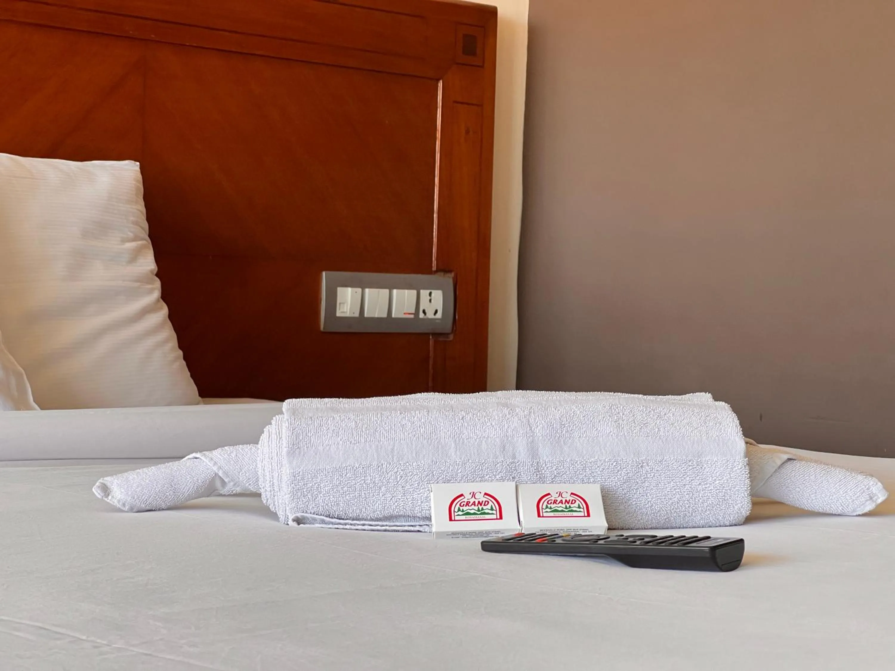 TV and multimedia, Bed in Hotel Jc Grand