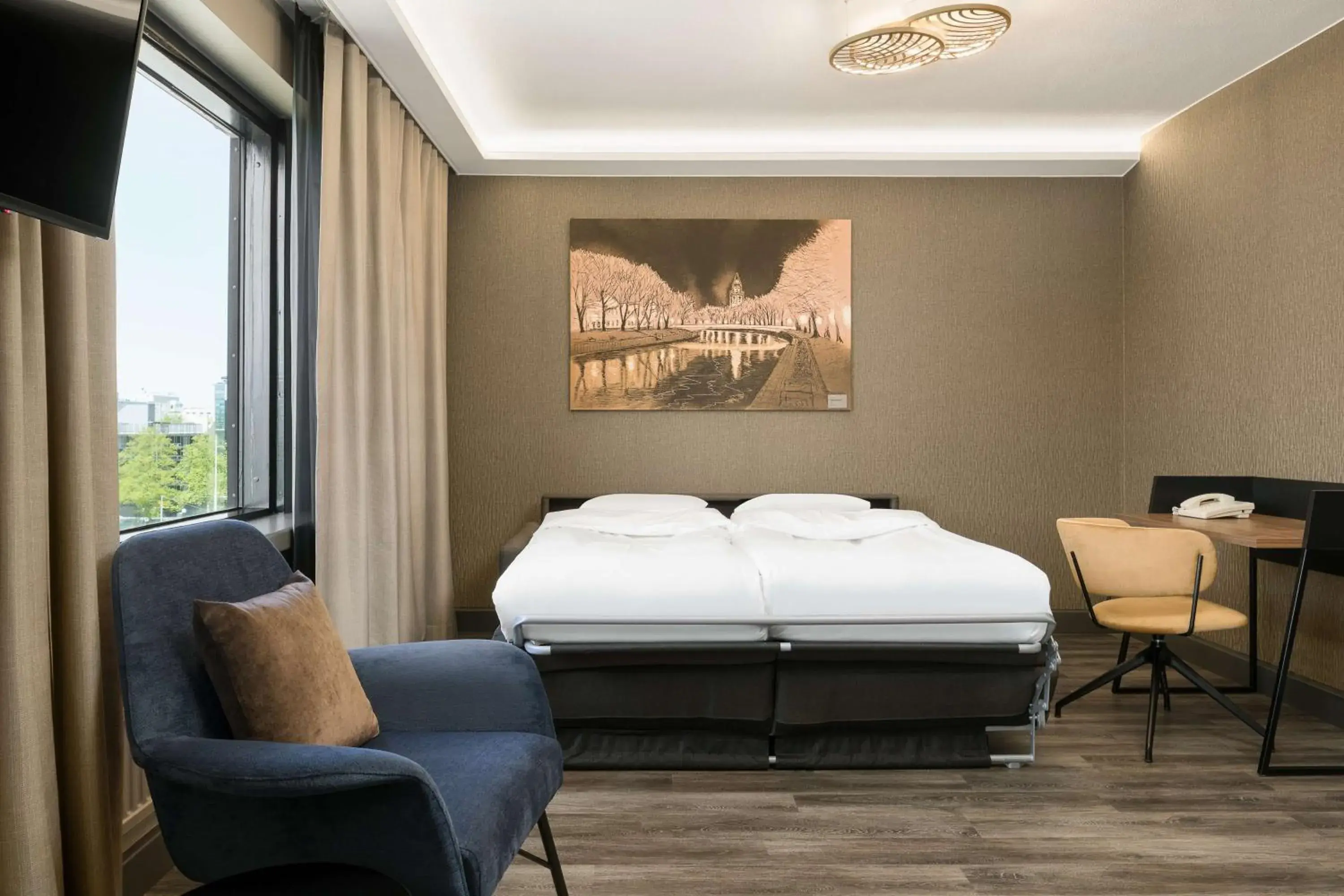 Living room, Bed in Radisson Blu Marina Palace Hotel, Turku Living room, Bed in Radisson Blu Marina Palace Hotel, Turku