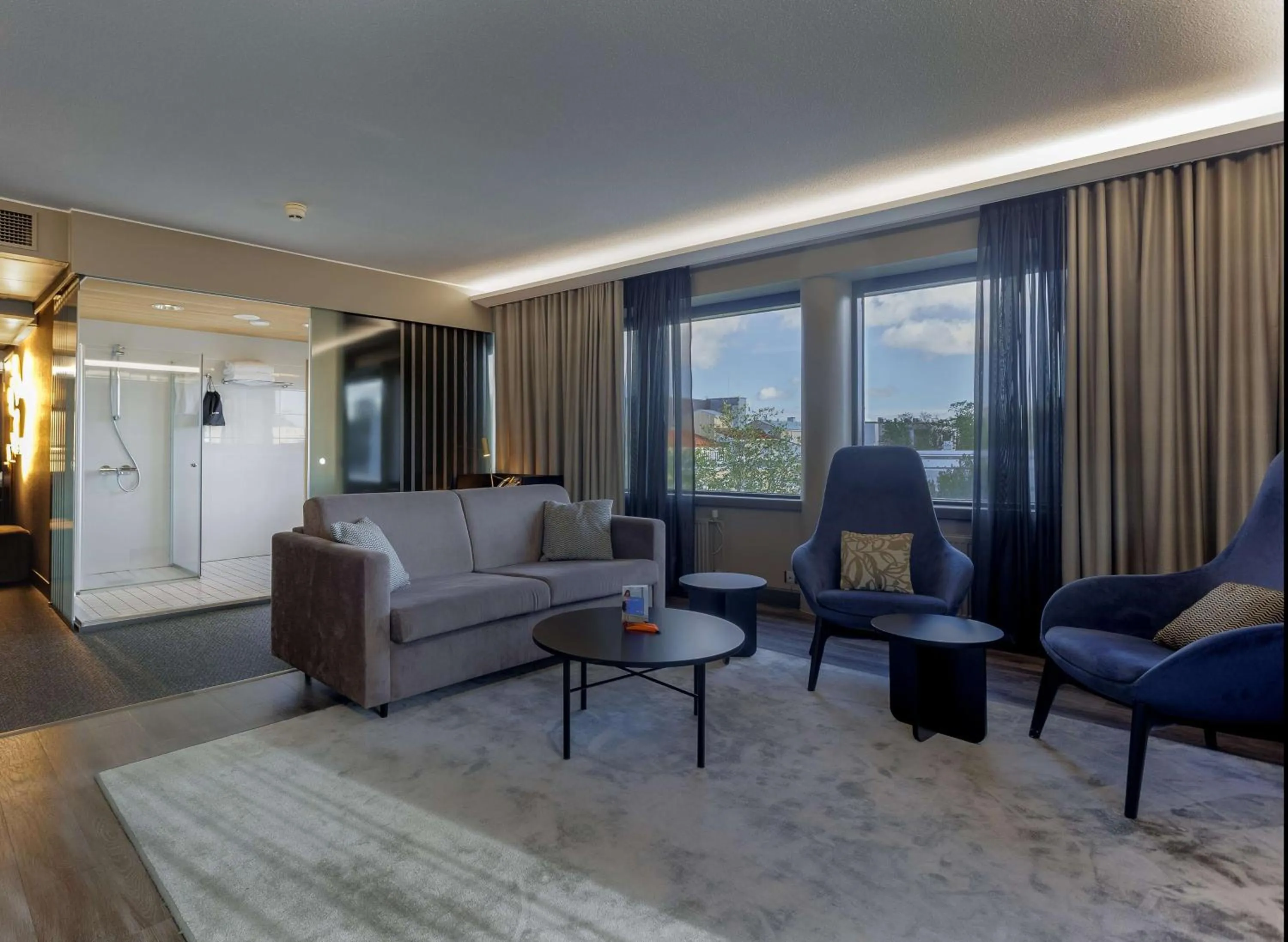 Photo of the whole room in Radisson Blu Marina Palace Hotel, Turku