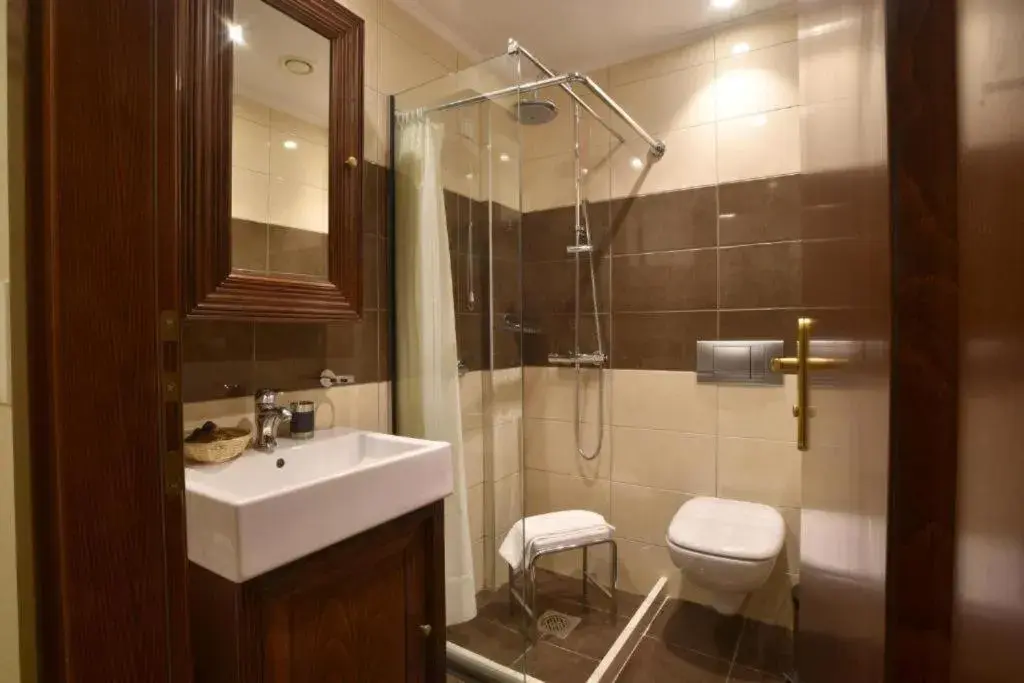 Double Room with Mountain View in Alexander Mountain Resort Double Room with Mountain View in Alexander Mountain Resort