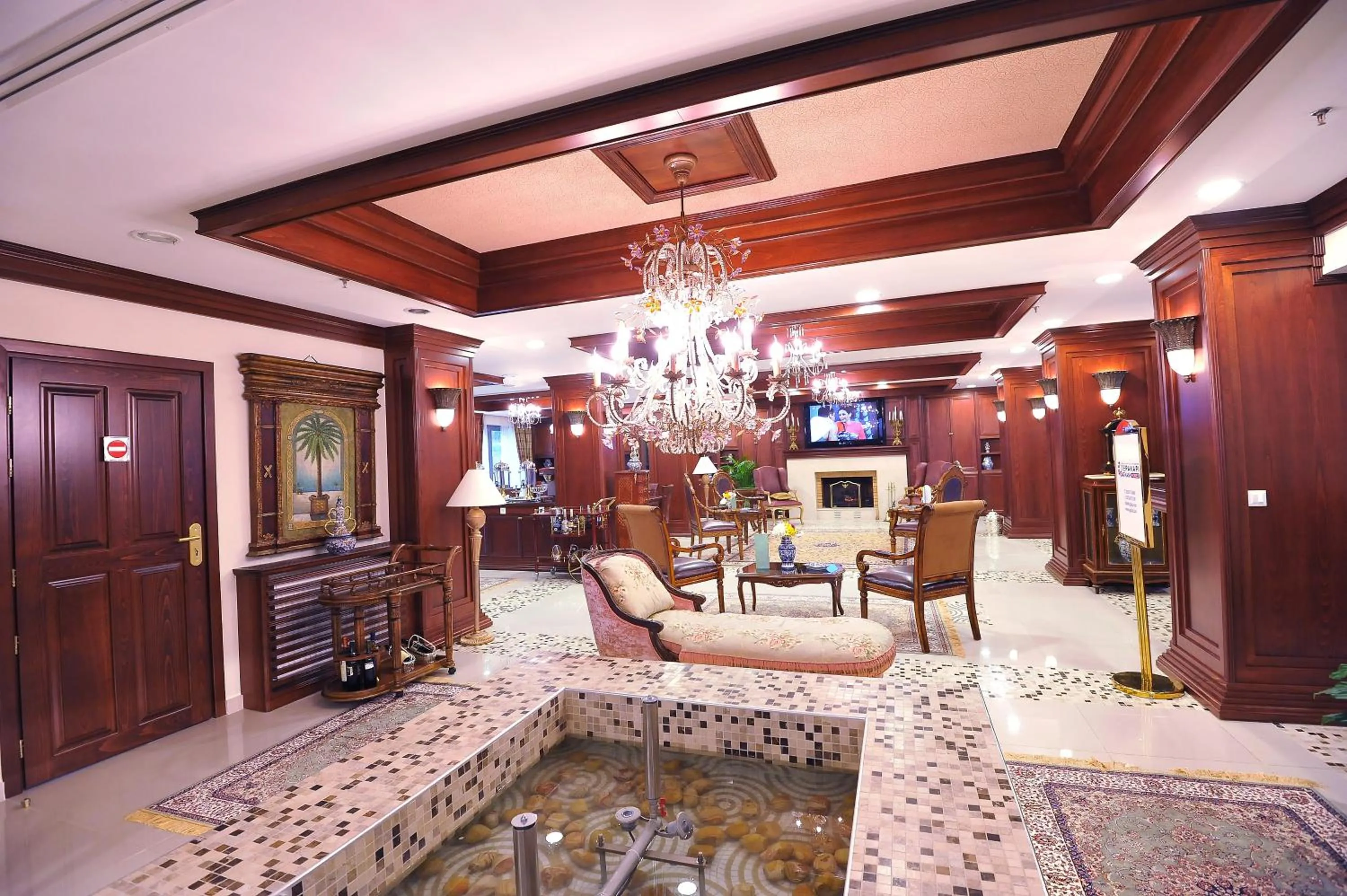 Seating area in Alexander Mountain Resort