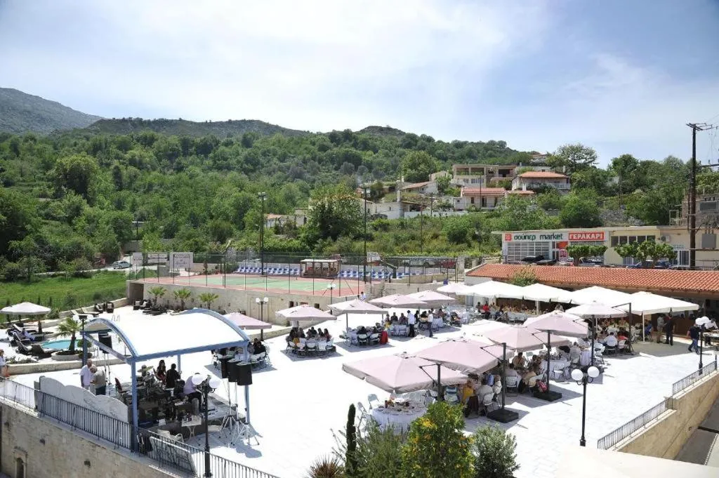 Property building in Alexander Mountain Resort