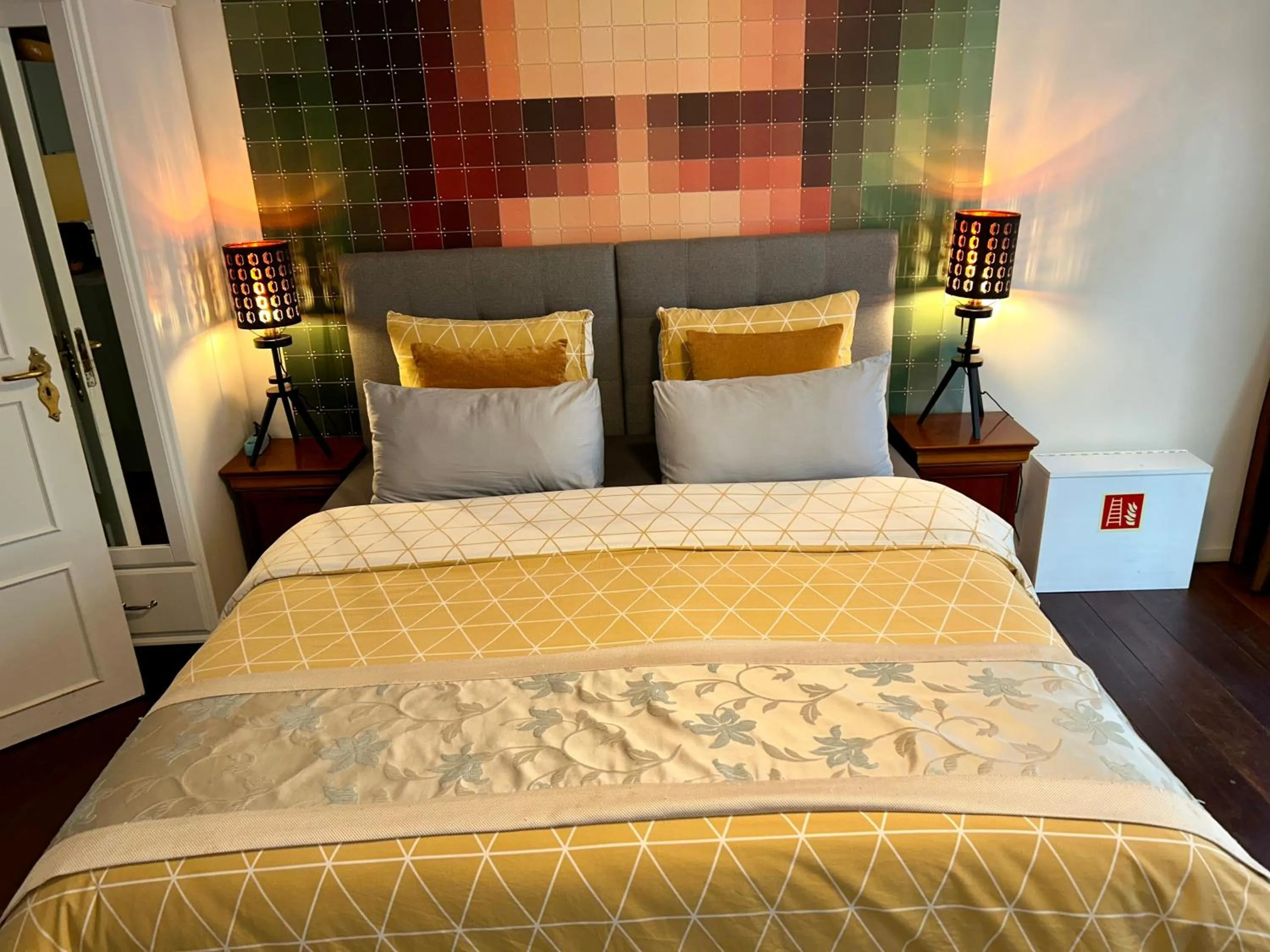 Bed in Amsterdam 4 Holiday GuestRooms