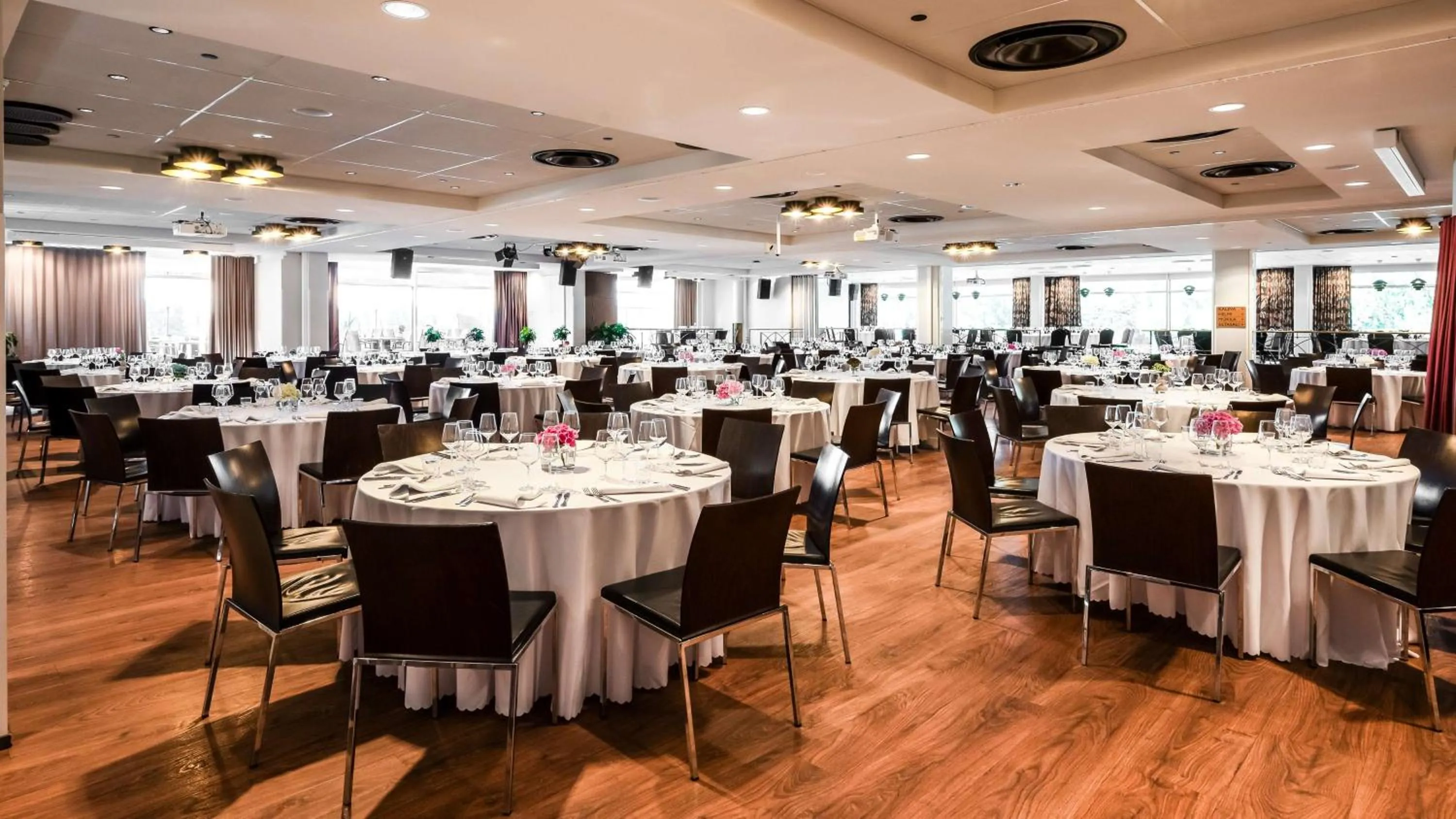 Restaurant/places to eat in Radisson Blu Hotel, Oulu