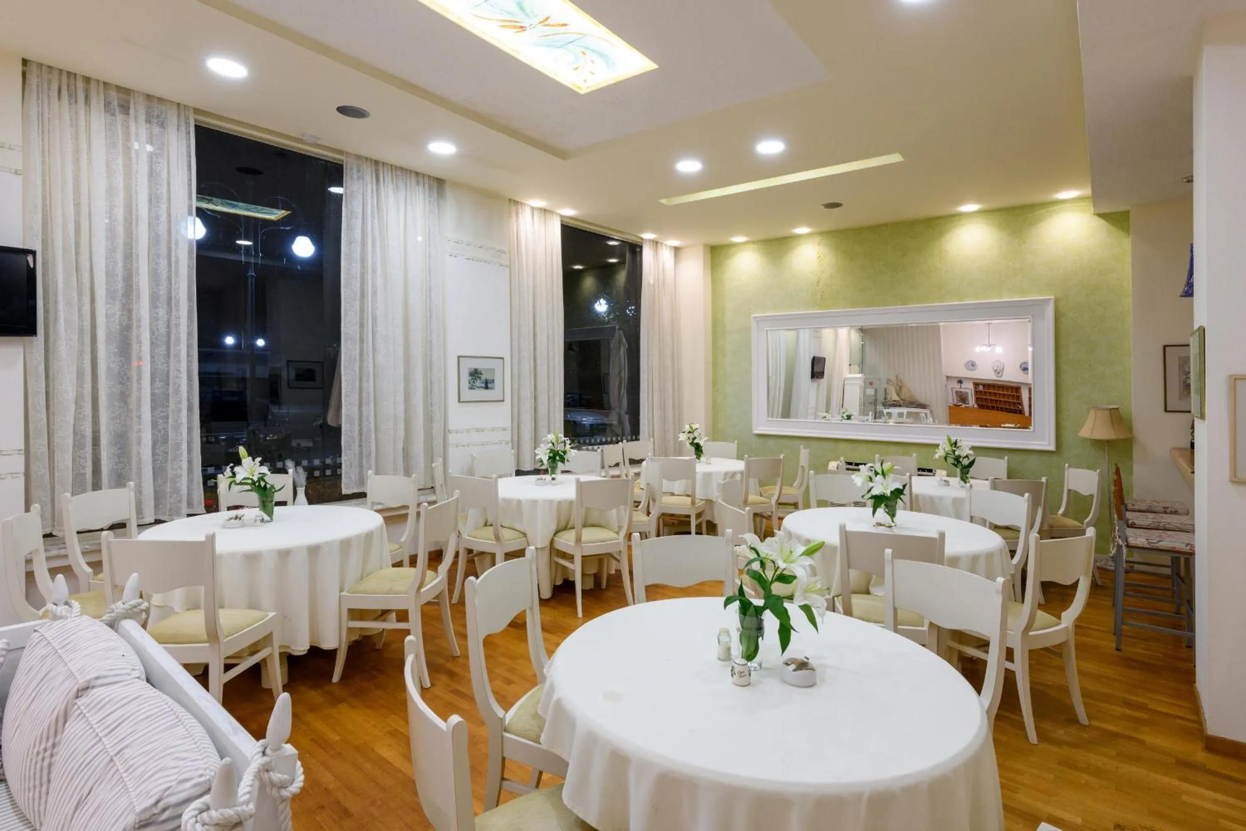 Breakfast in Hotel Timoleon