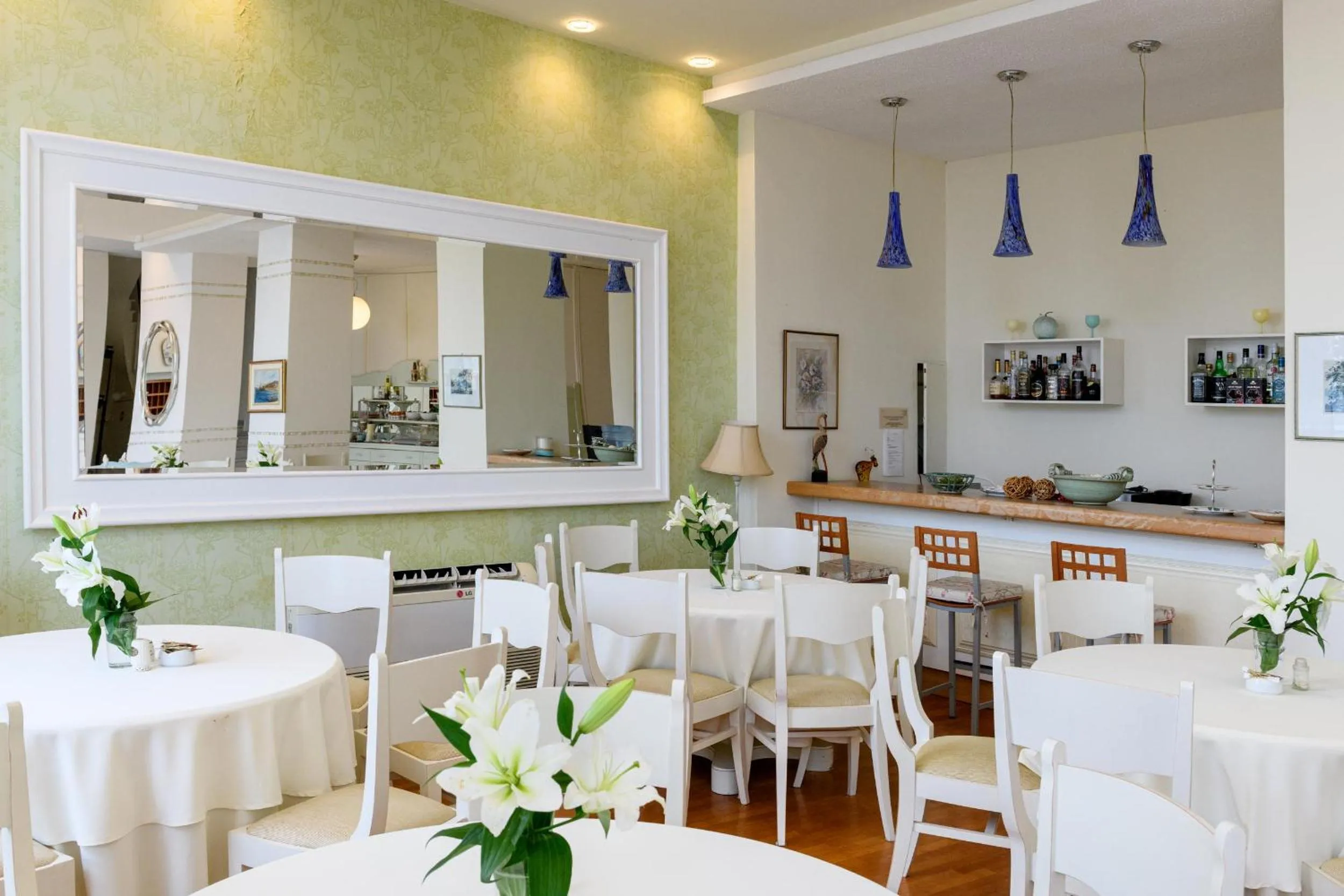 Breakfast in Hotel Timoleon