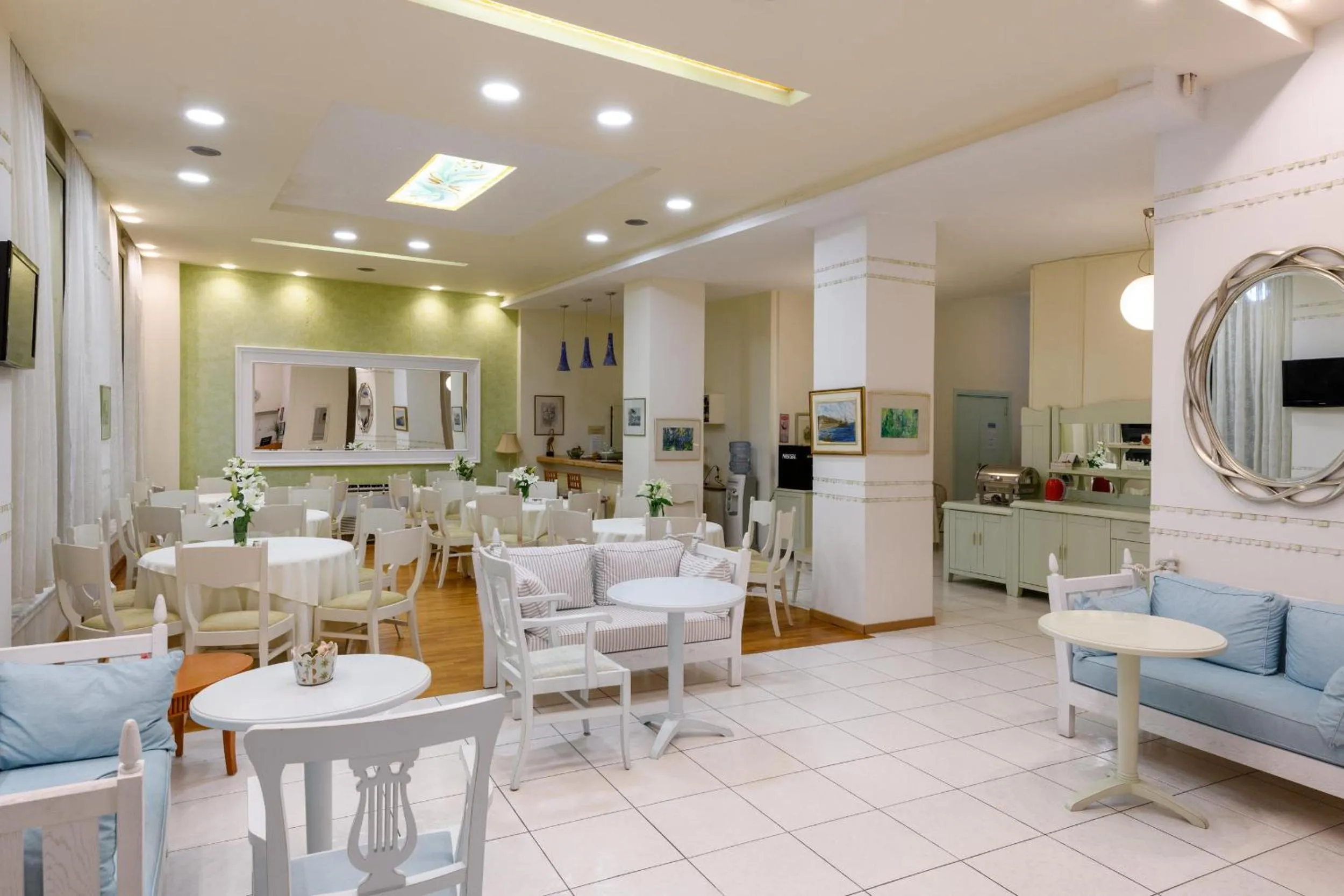 Breakfast in Hotel Timoleon