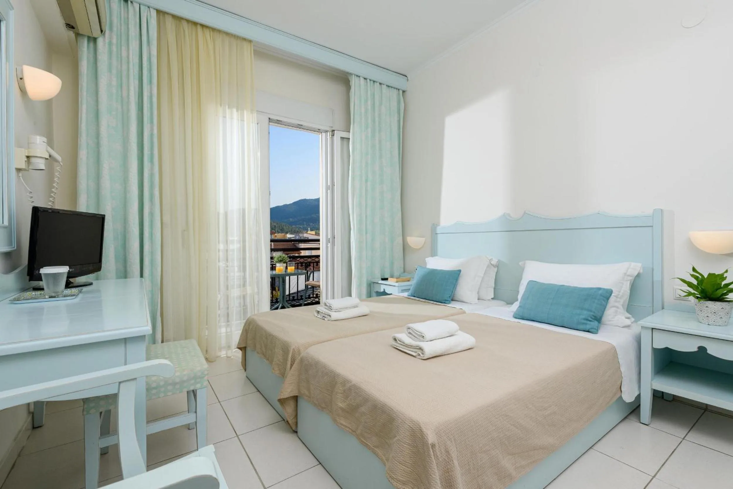 Bedroom, Bed in Hotel Timoleon