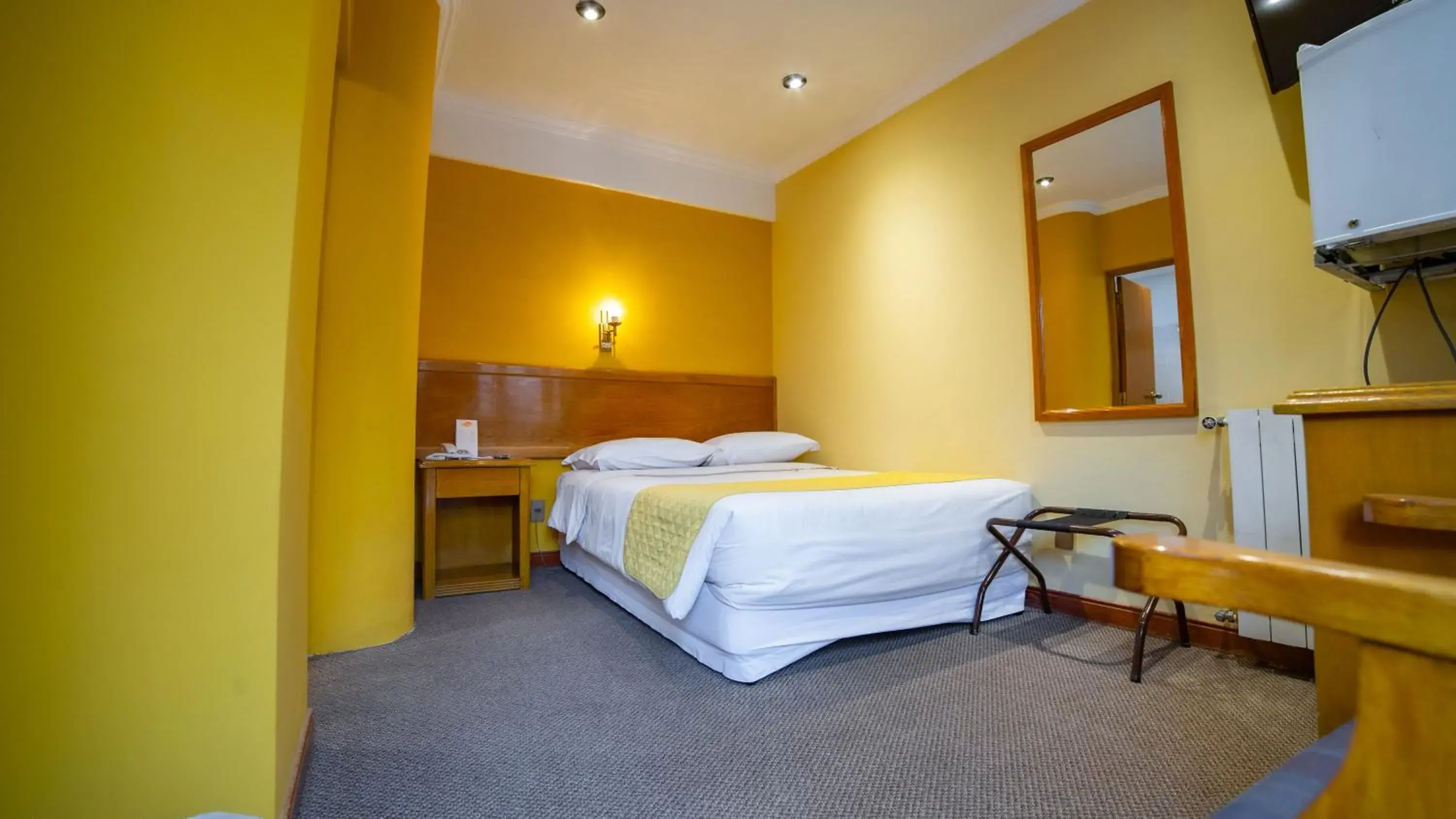 Single Room in Hotel Cima Argentum Single Room in Hotel Cima Argentum