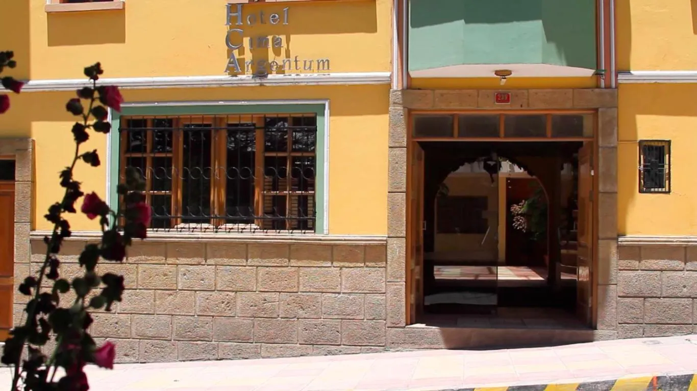 Facade/entrance in Hotel Cima Argentum