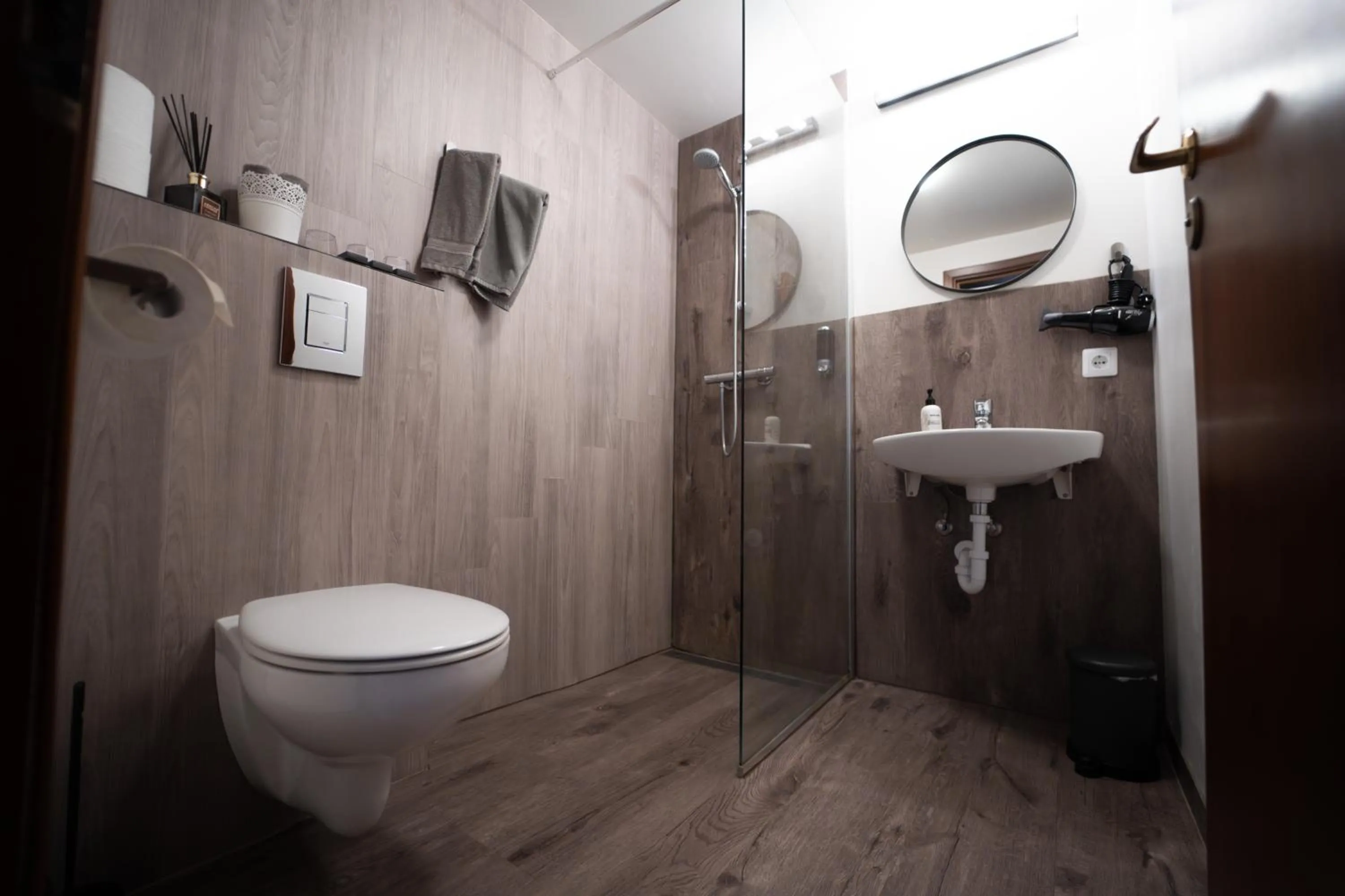 Shower in Vik Tröll Hotel