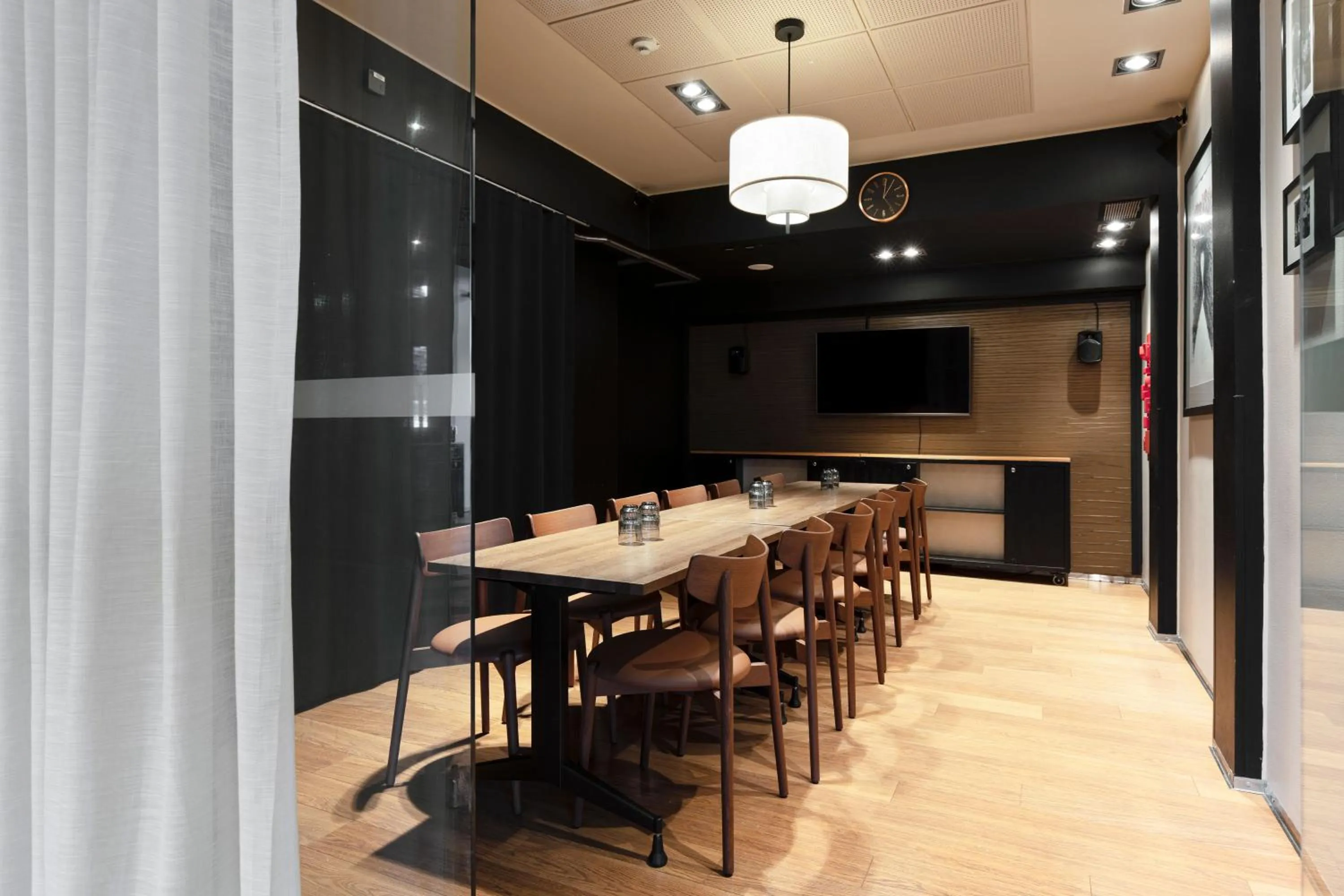 Meeting/conference room in Original Sokos Hotel Tapiola Garden Espoo