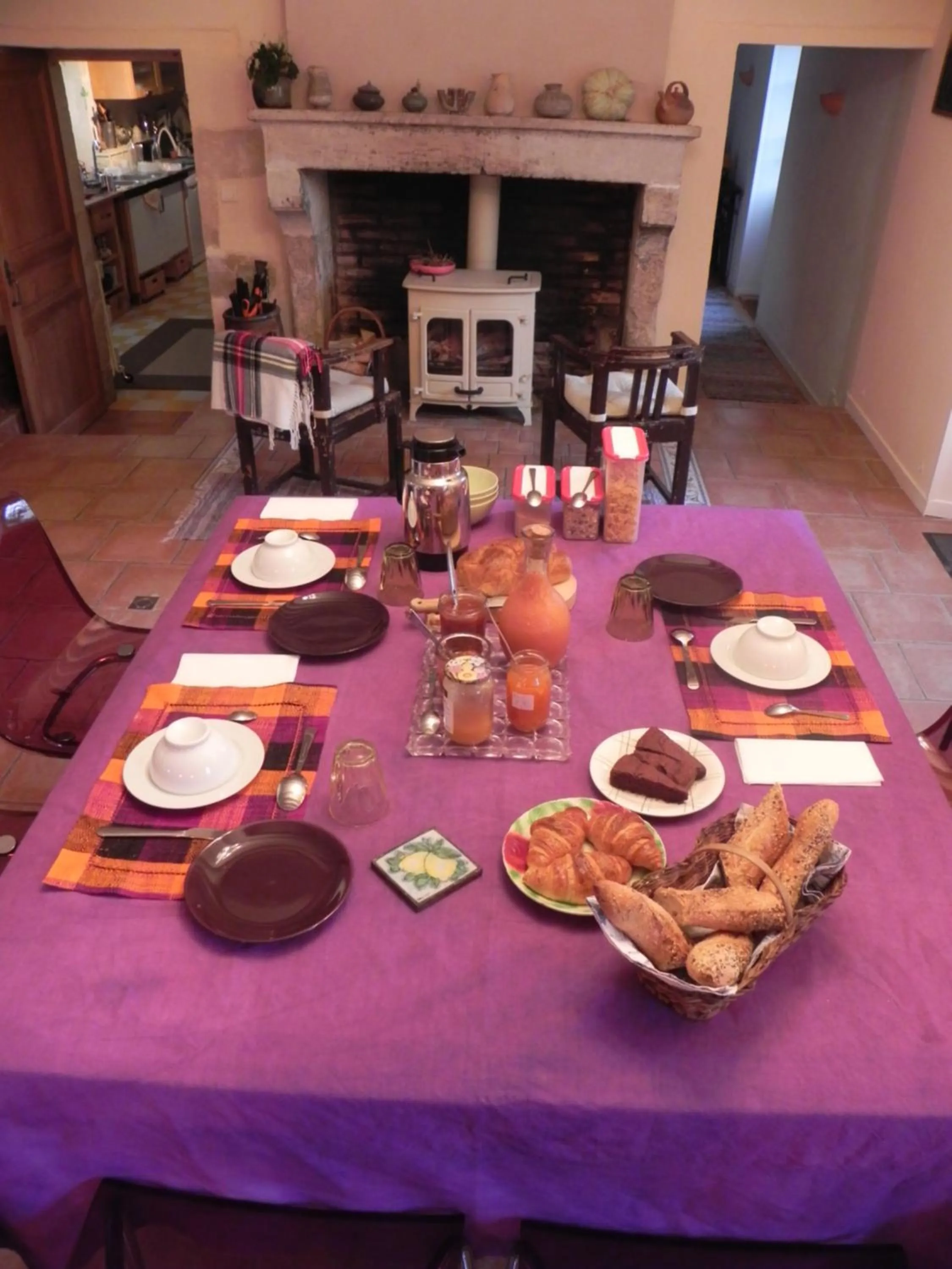 Continental breakfast in Au Son du Jardin Poitevin