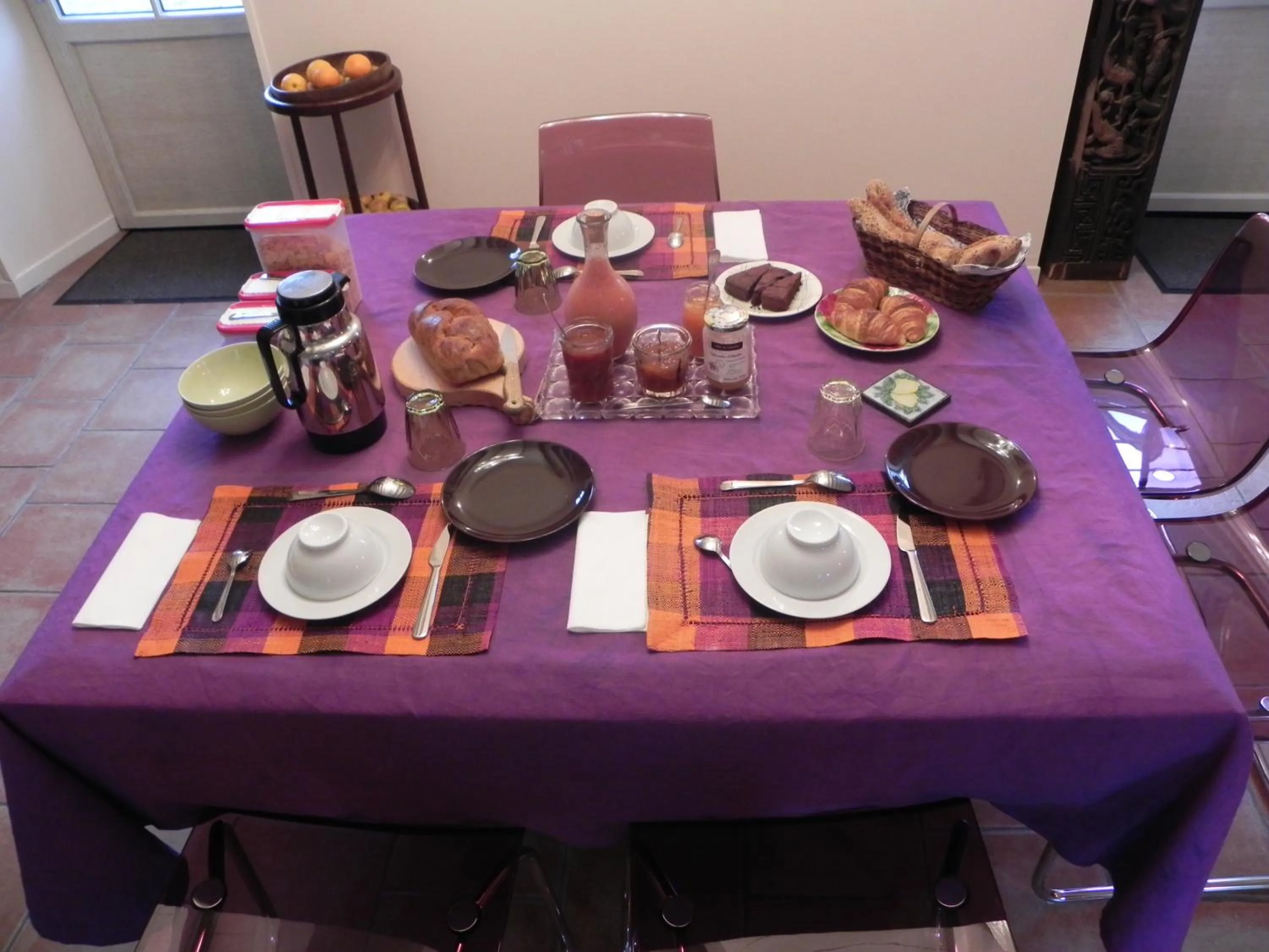 Continental breakfast in Au Son du Jardin Poitevin
