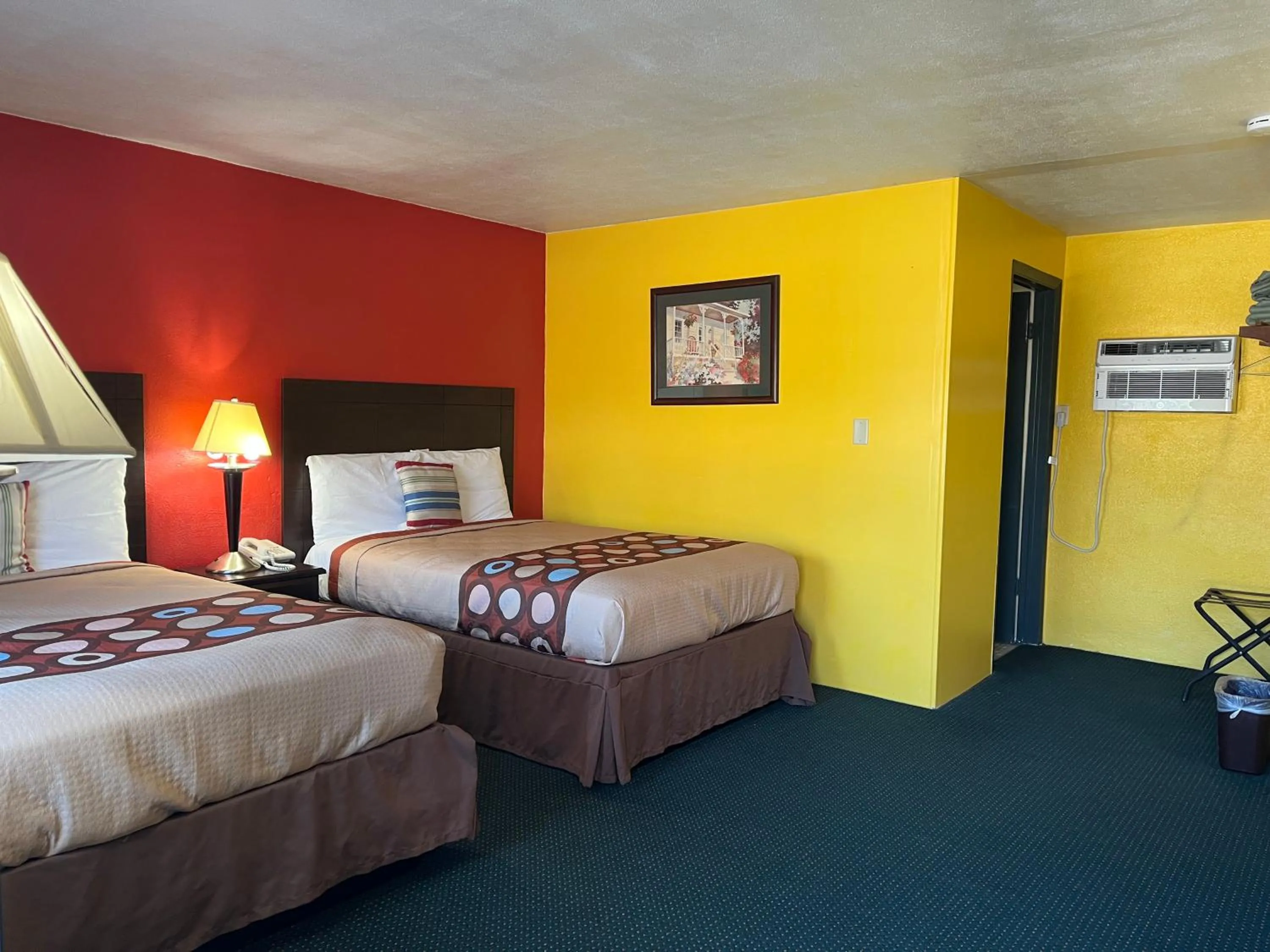 Double Room with Two Double Beds - Non-Smoking in Holly Motel Southampton