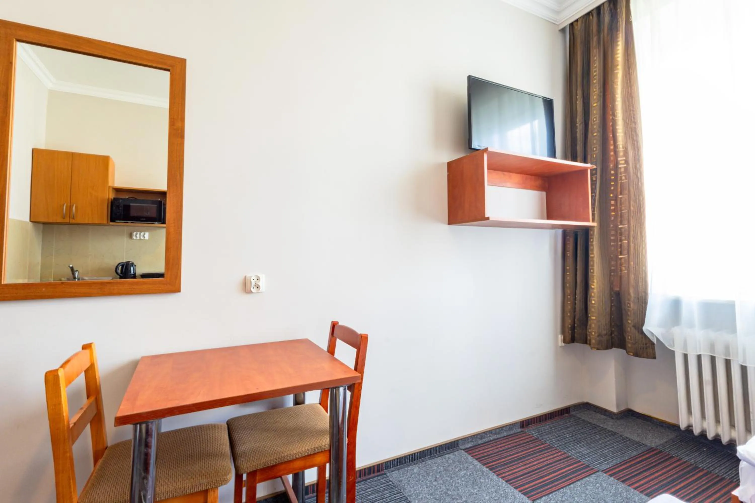 TV and multimedia in Noclegi Stadion Bed & Breakfast