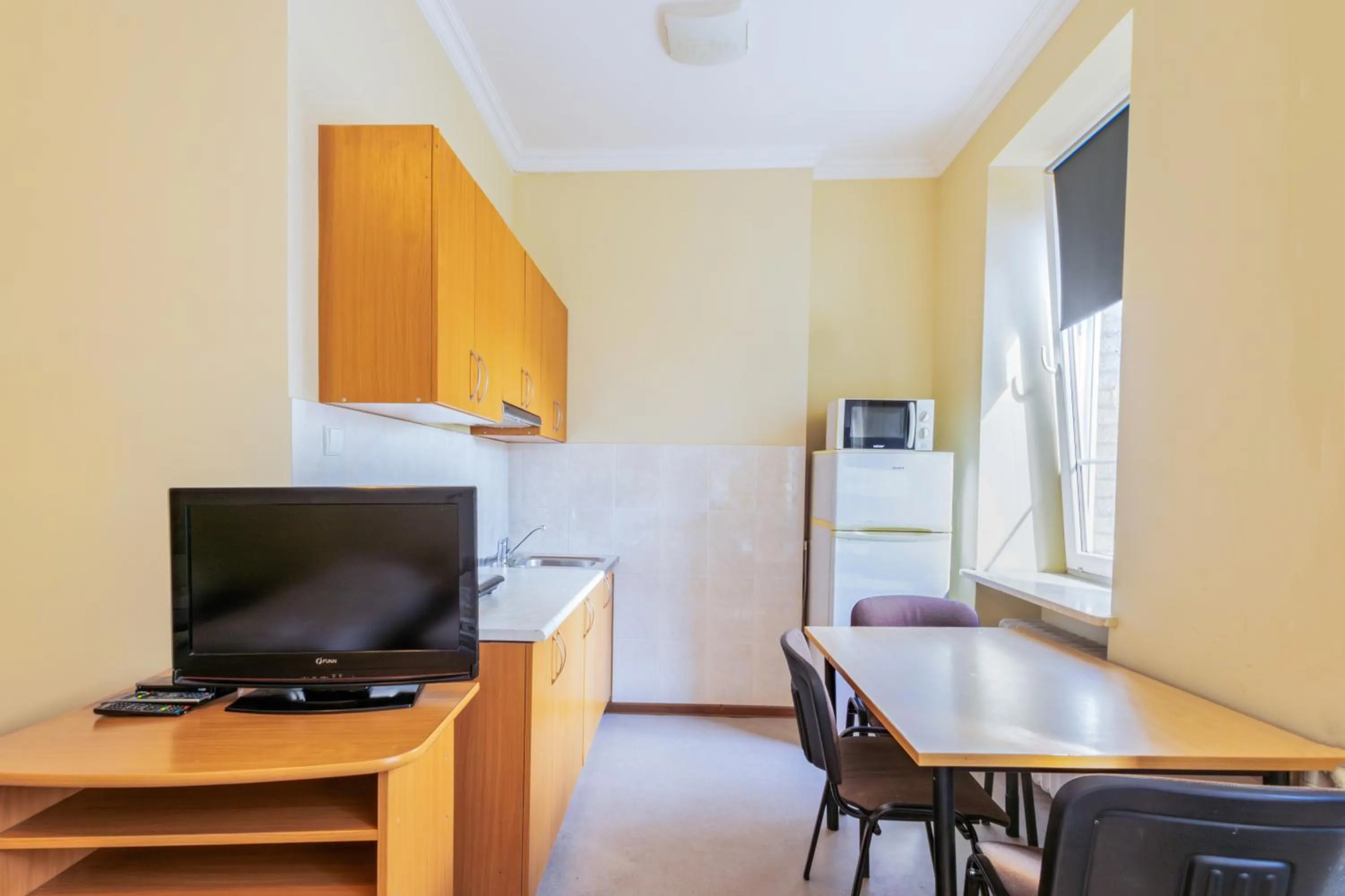 Communal lounge/ TV room in Noclegi Stadion Bed & Breakfast