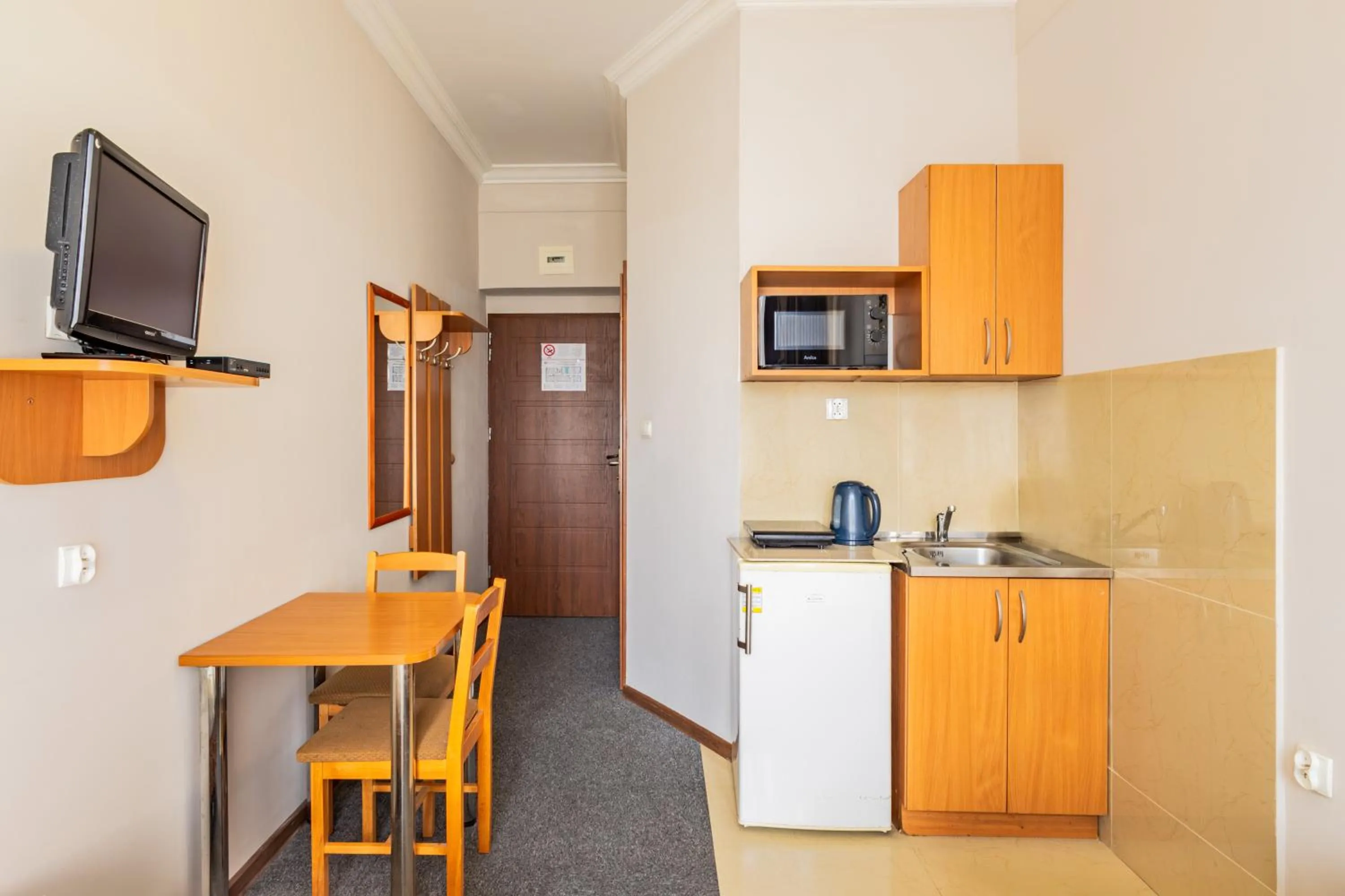 TV and multimedia in Noclegi Stadion Bed & Breakfast