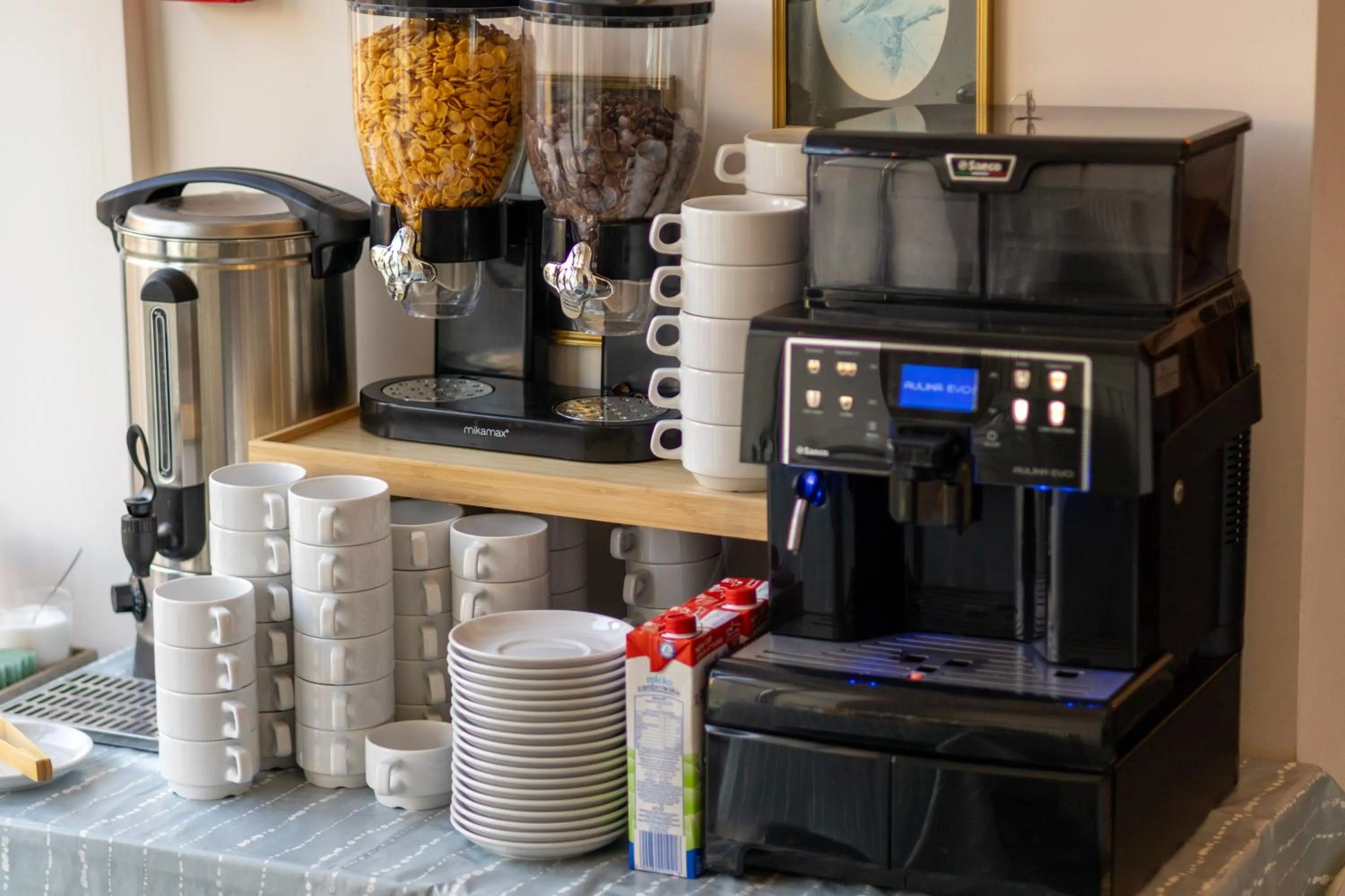 Restaurant/places to eat in Noclegi Stadion Bed & Breakfast