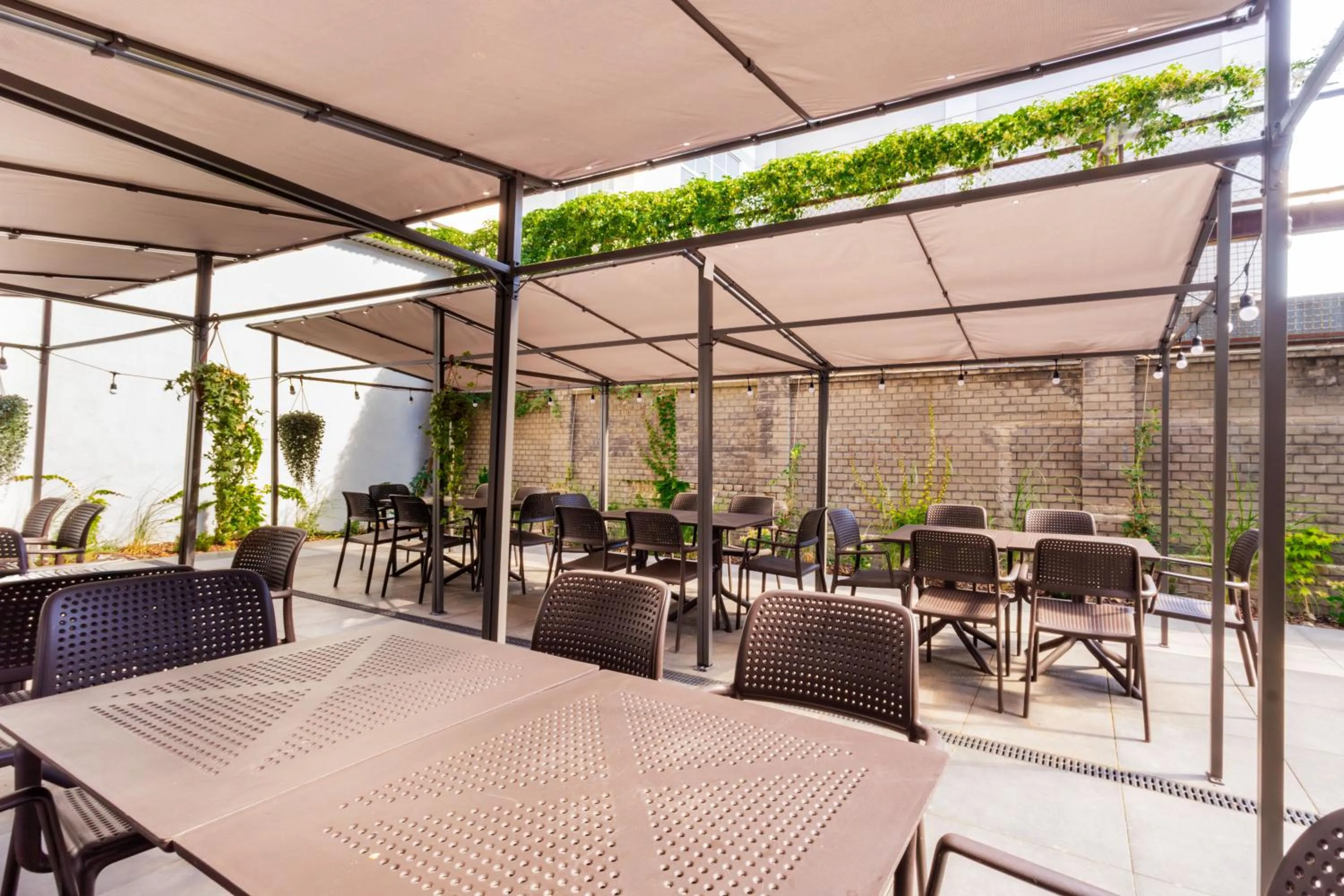 Restaurant/places to eat in Noclegi Stadion Bed & Breakfast