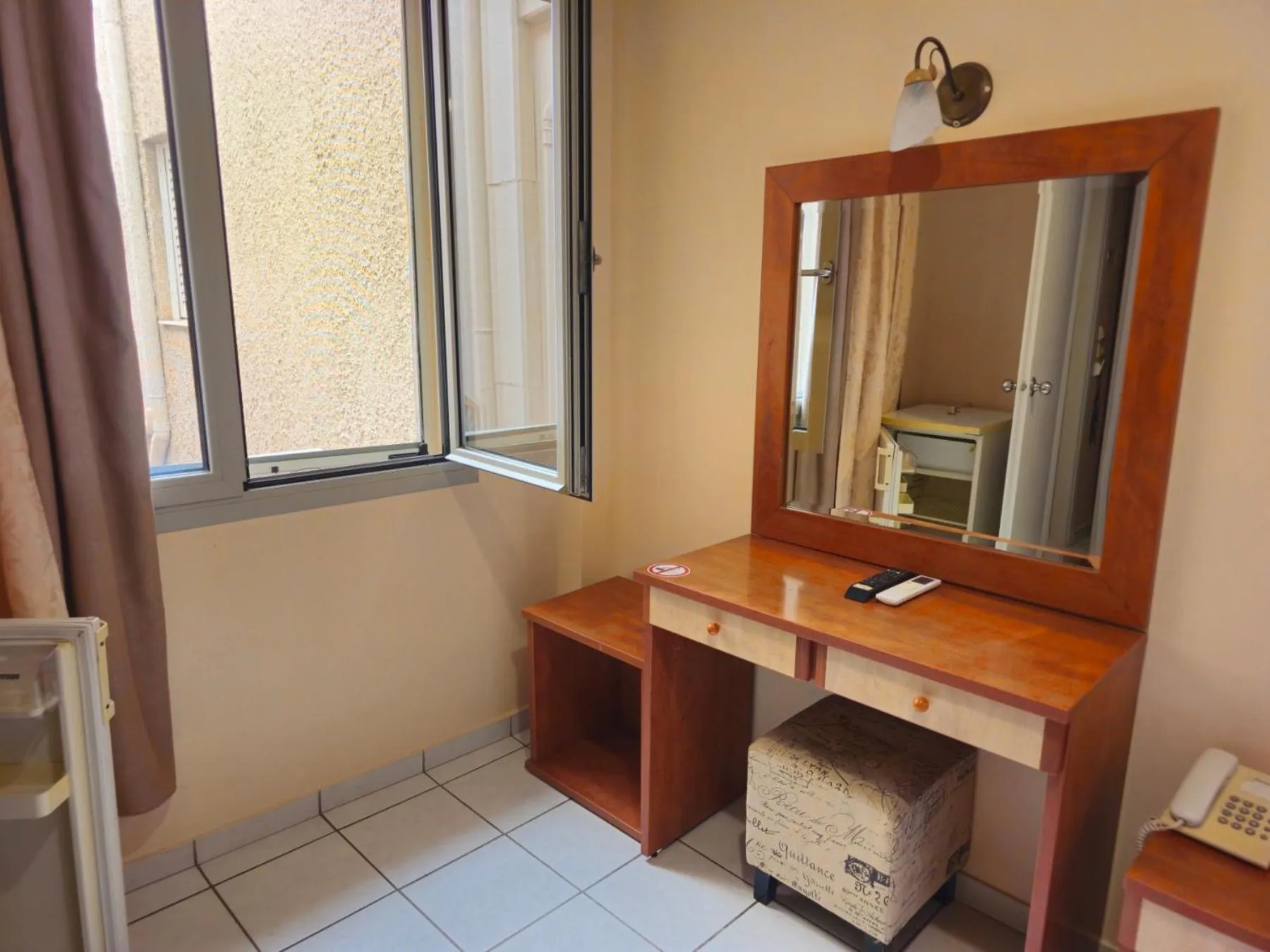 IKAROS Hotel ELLINIKO