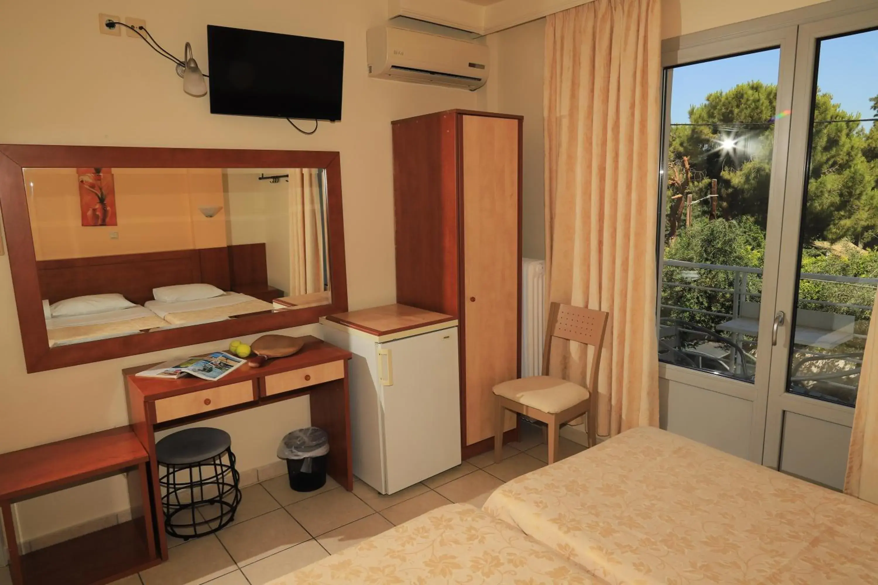 Triple Room in IKAROS Hotel ELLINIKO Triple Room in IKAROS Hotel ELLINIKO