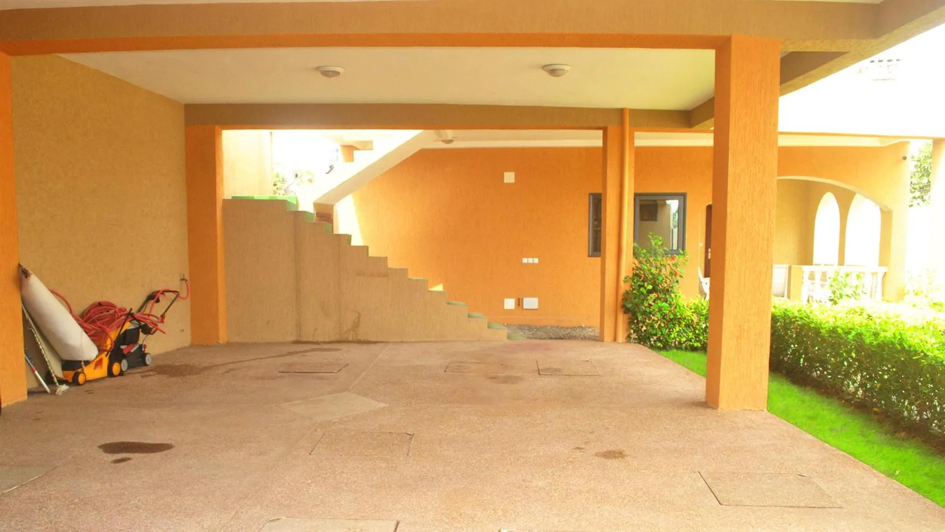 Garden in Villa Beach Avepozo Lome