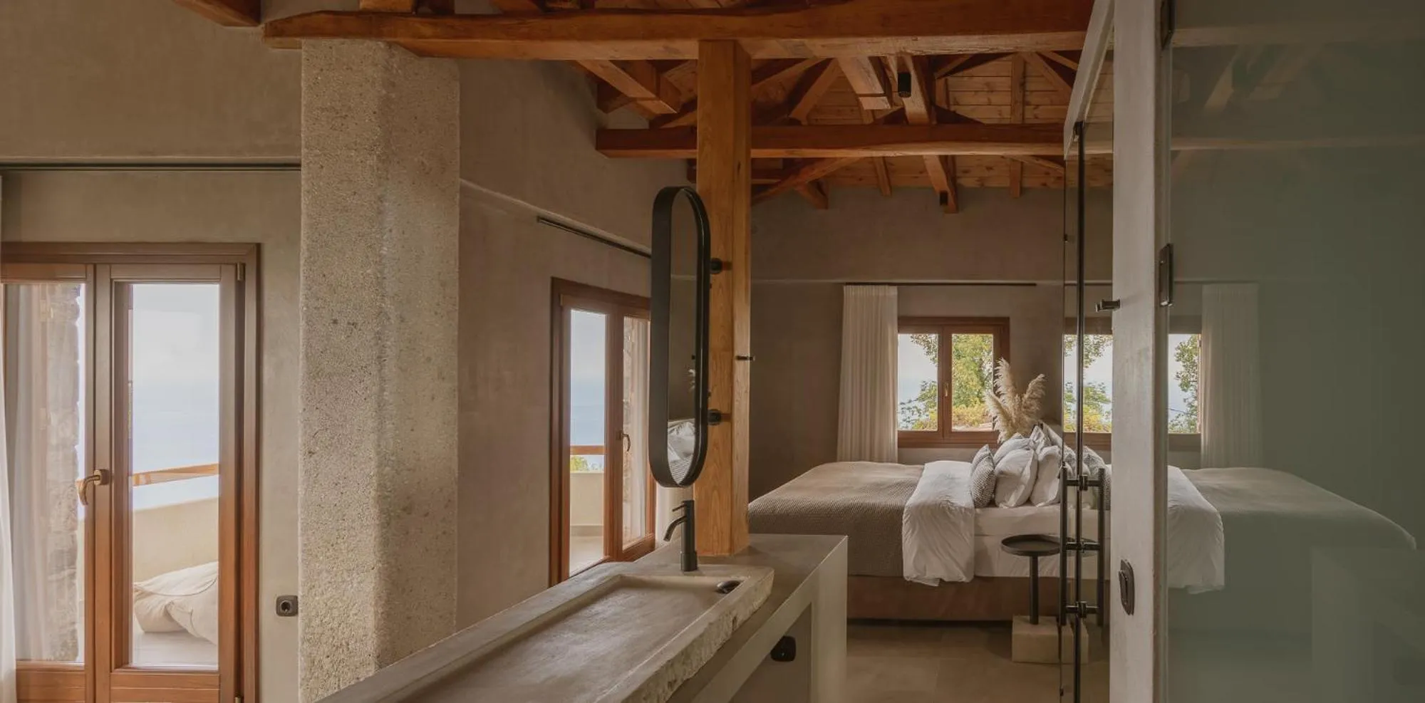 Photo of the whole room, Bed in Adama