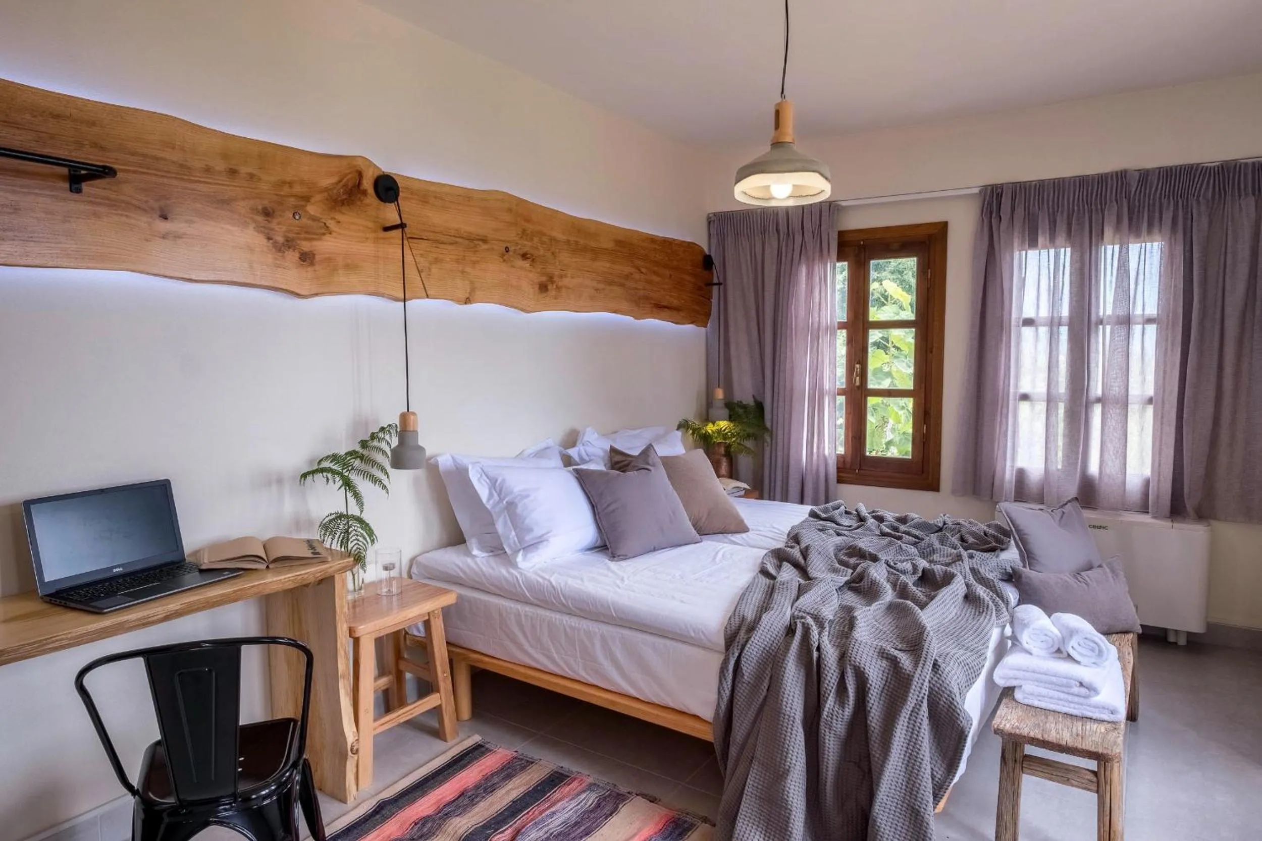 Bedroom, Bed in Adama