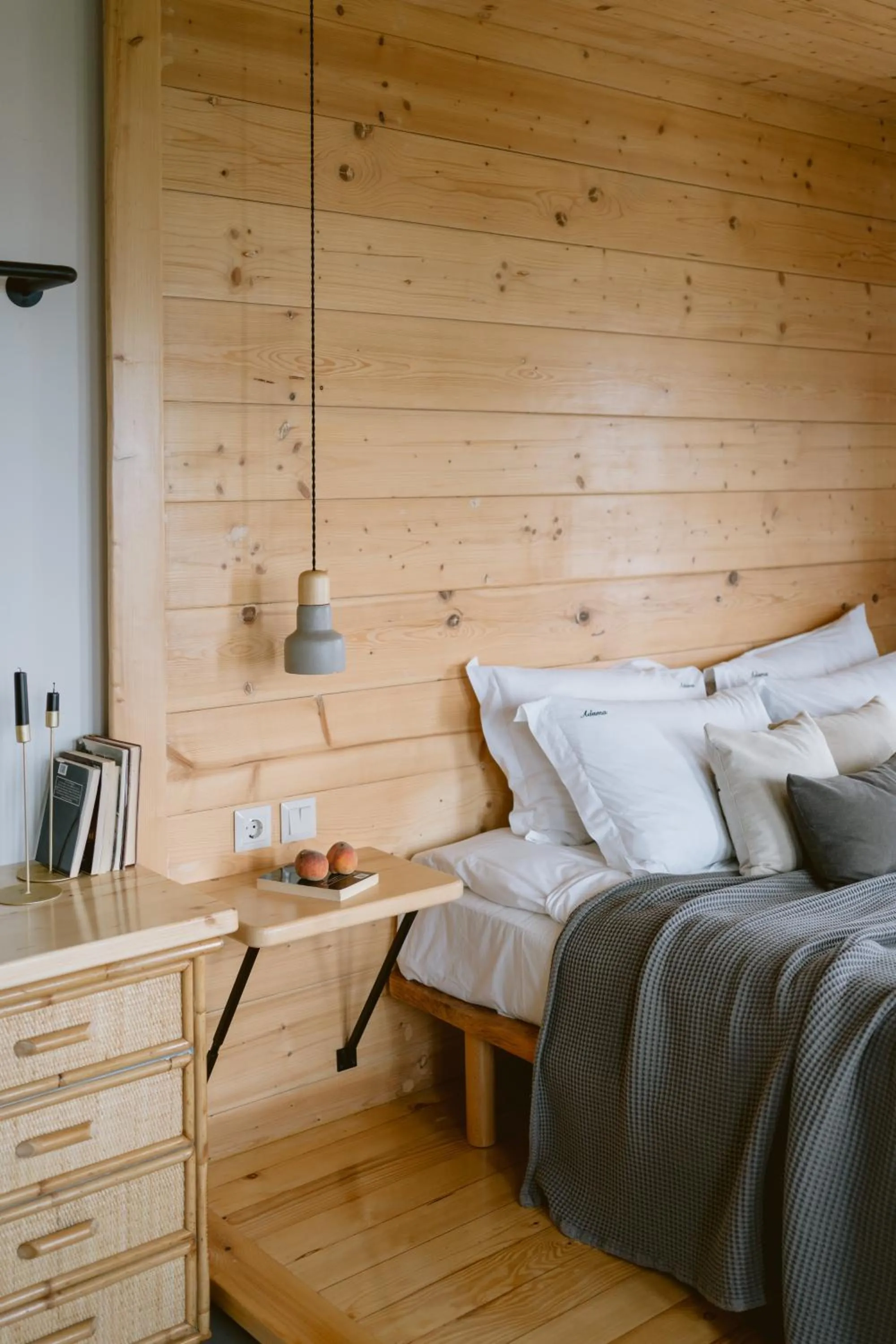 Bedroom in Adama