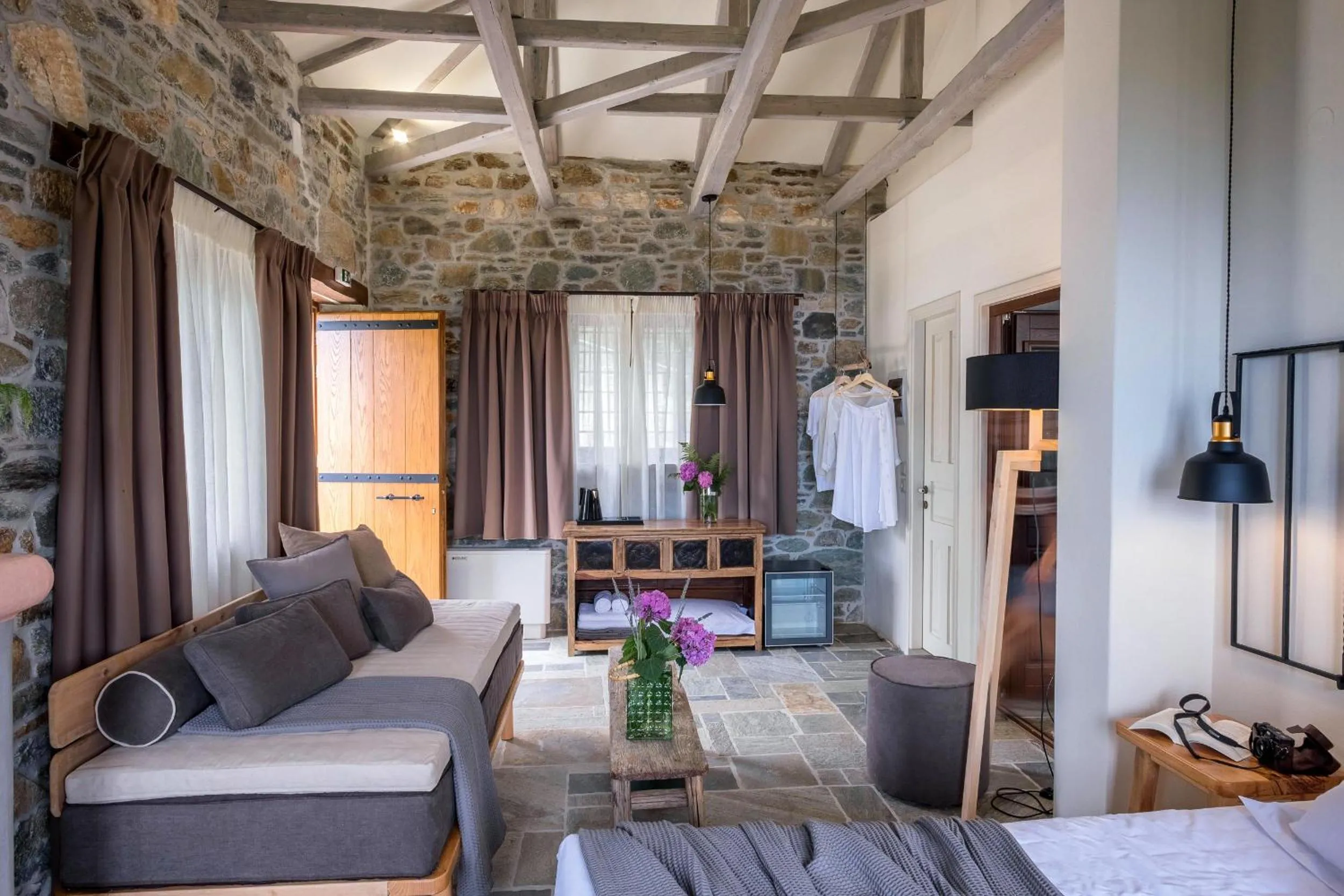 Bedroom in Adama