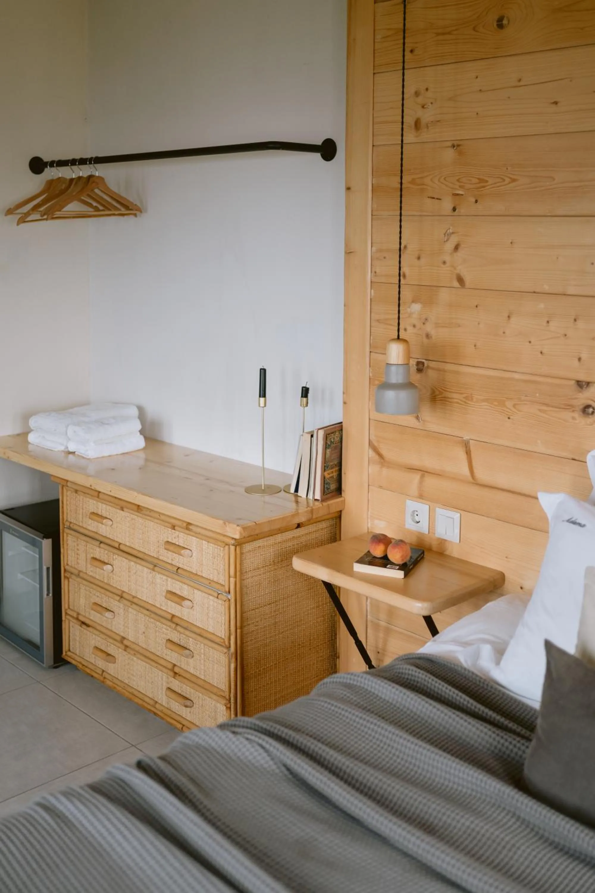 Bedroom, Bed in Adama
