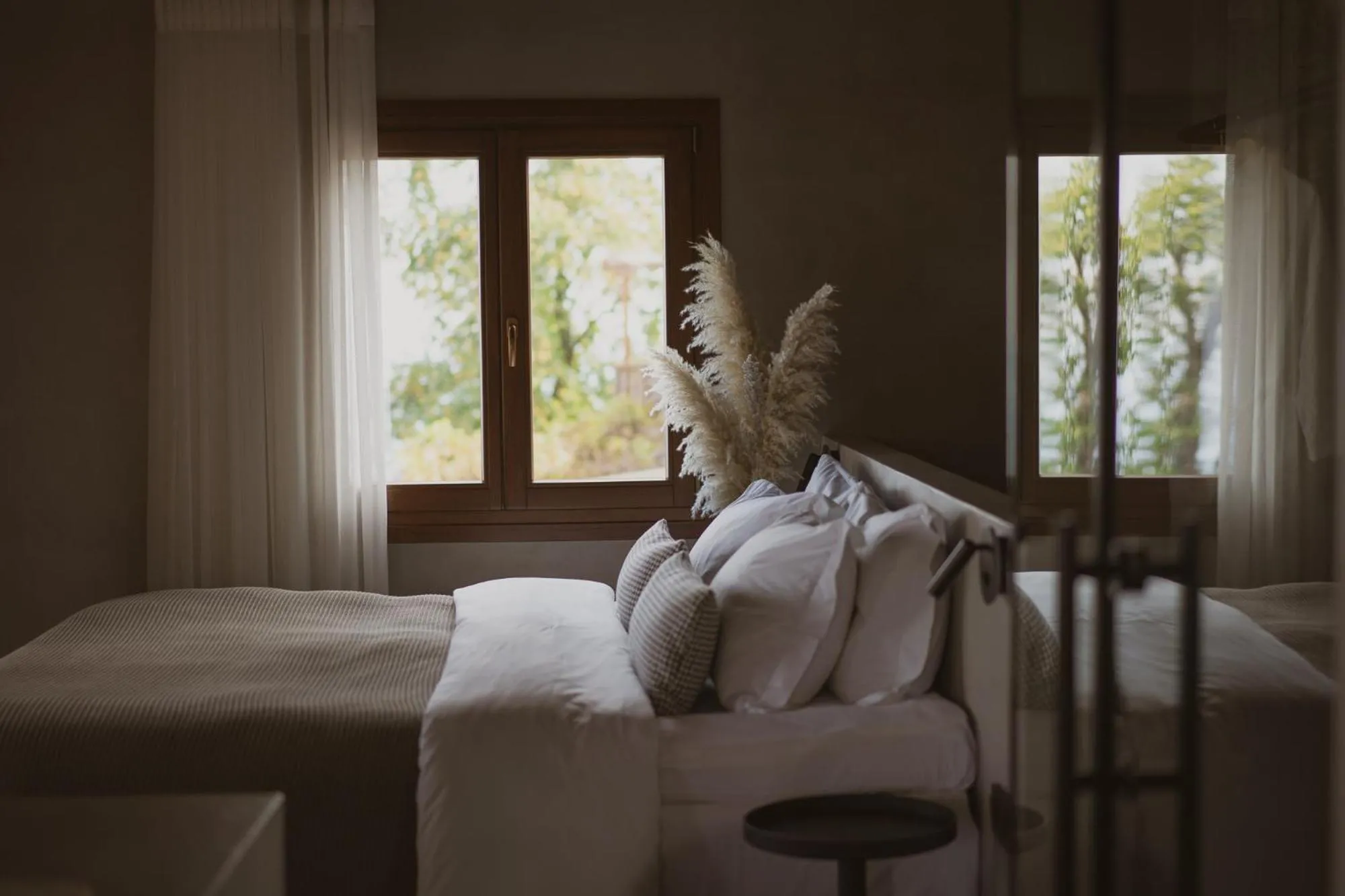 Bedroom, Bed in Adama