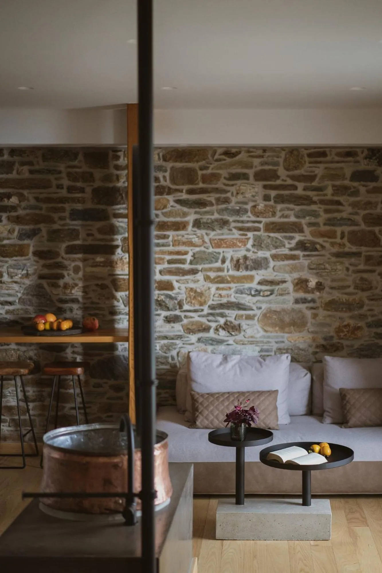 Living room in Adama