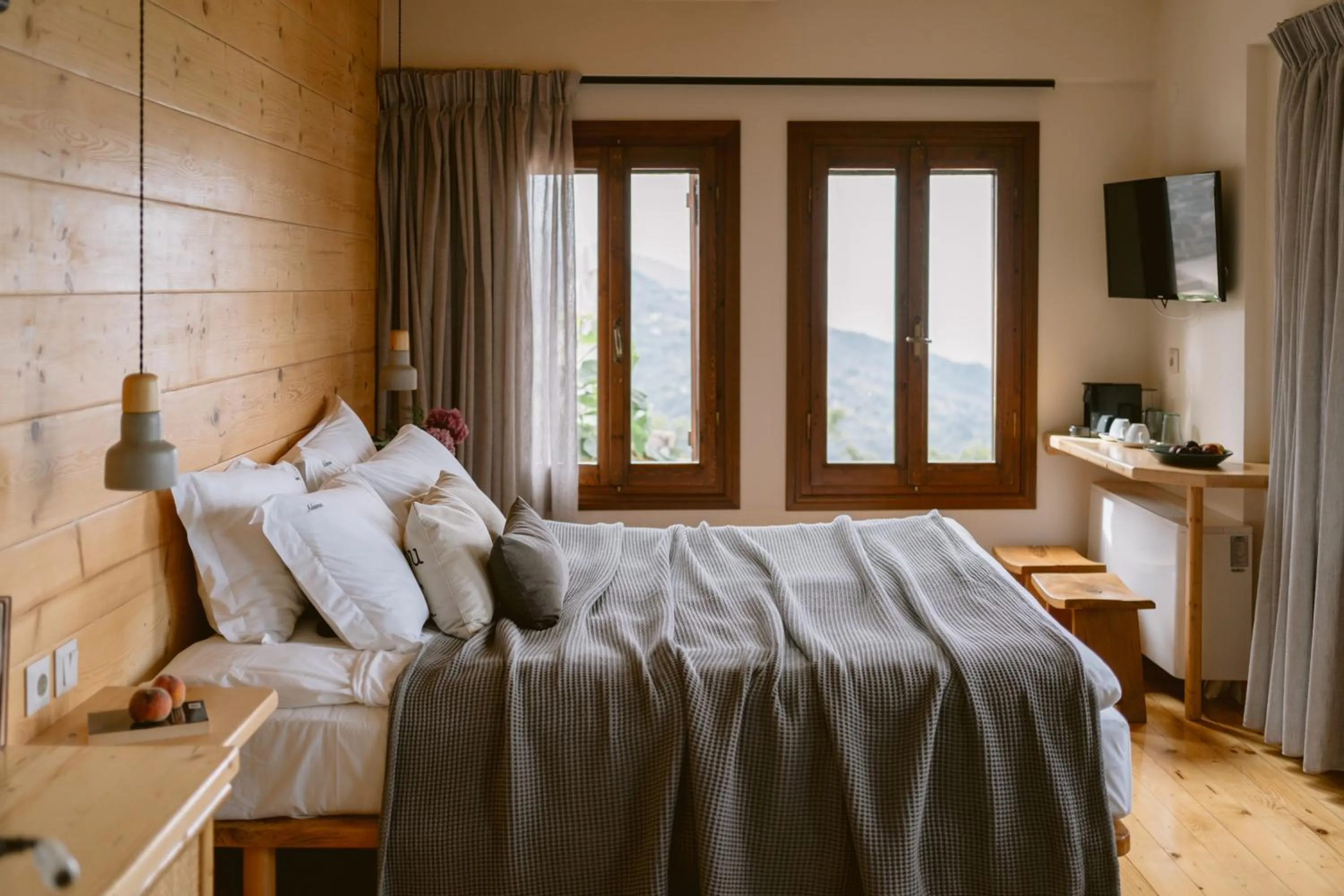 Bed in Adama