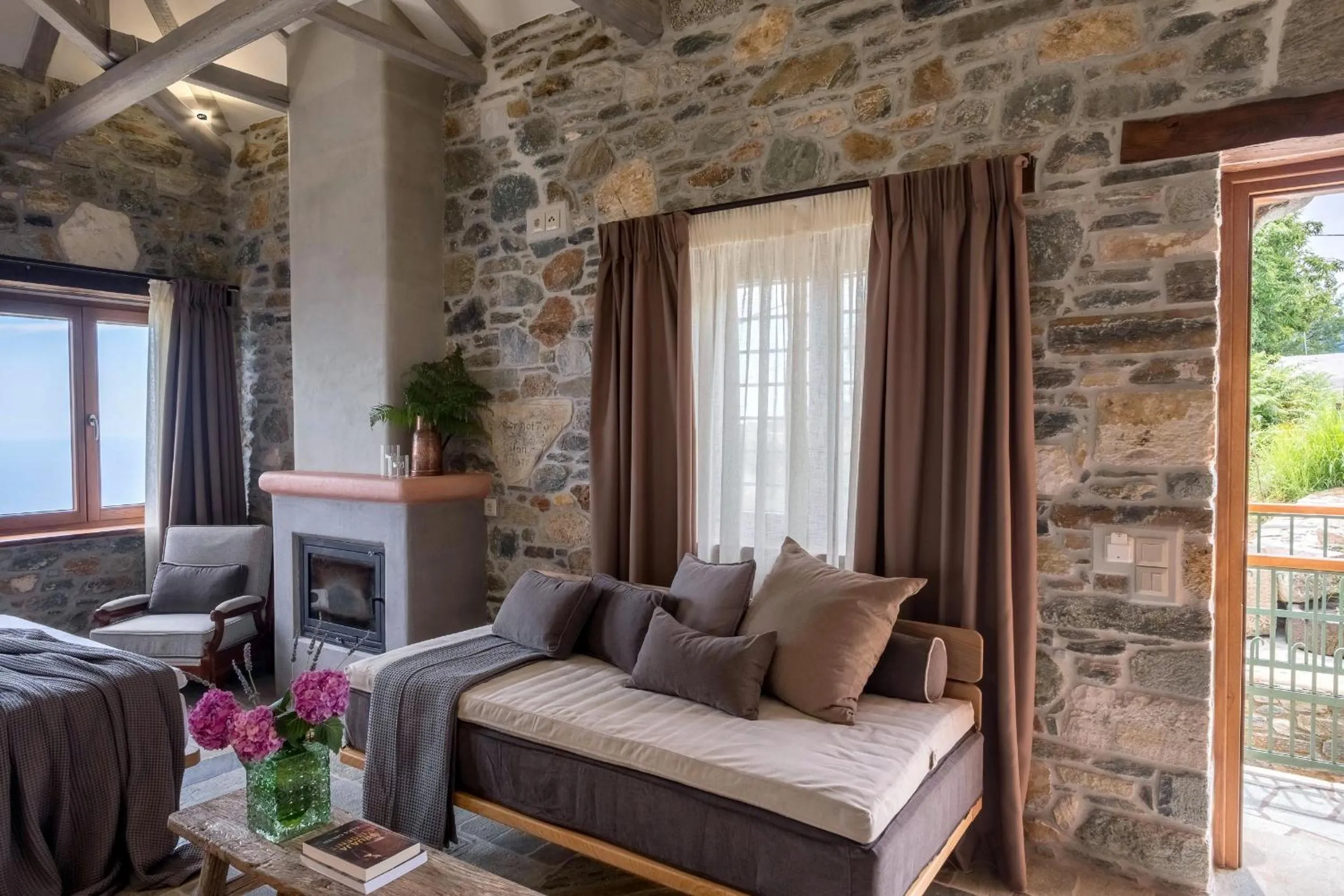 Bedroom in Adama
