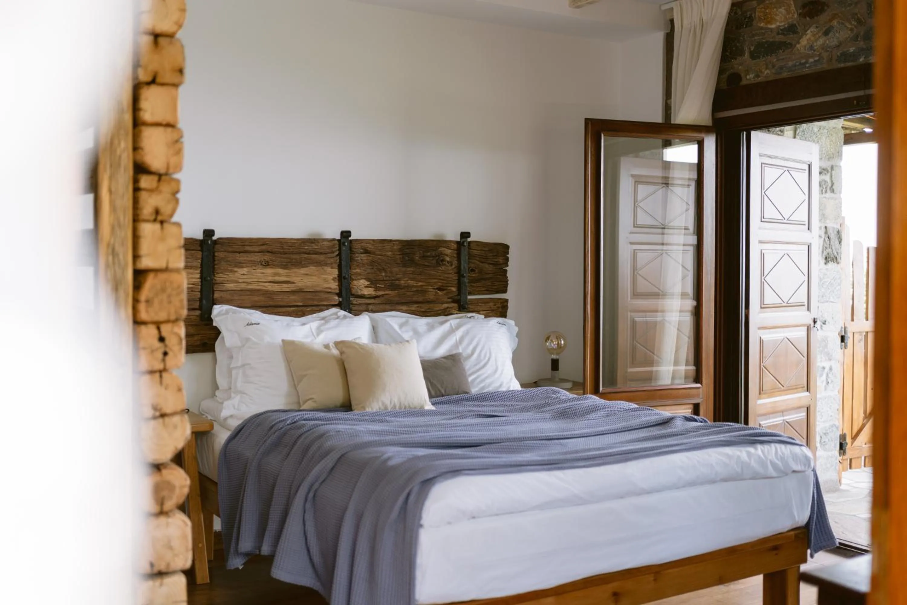 Bed in Adama