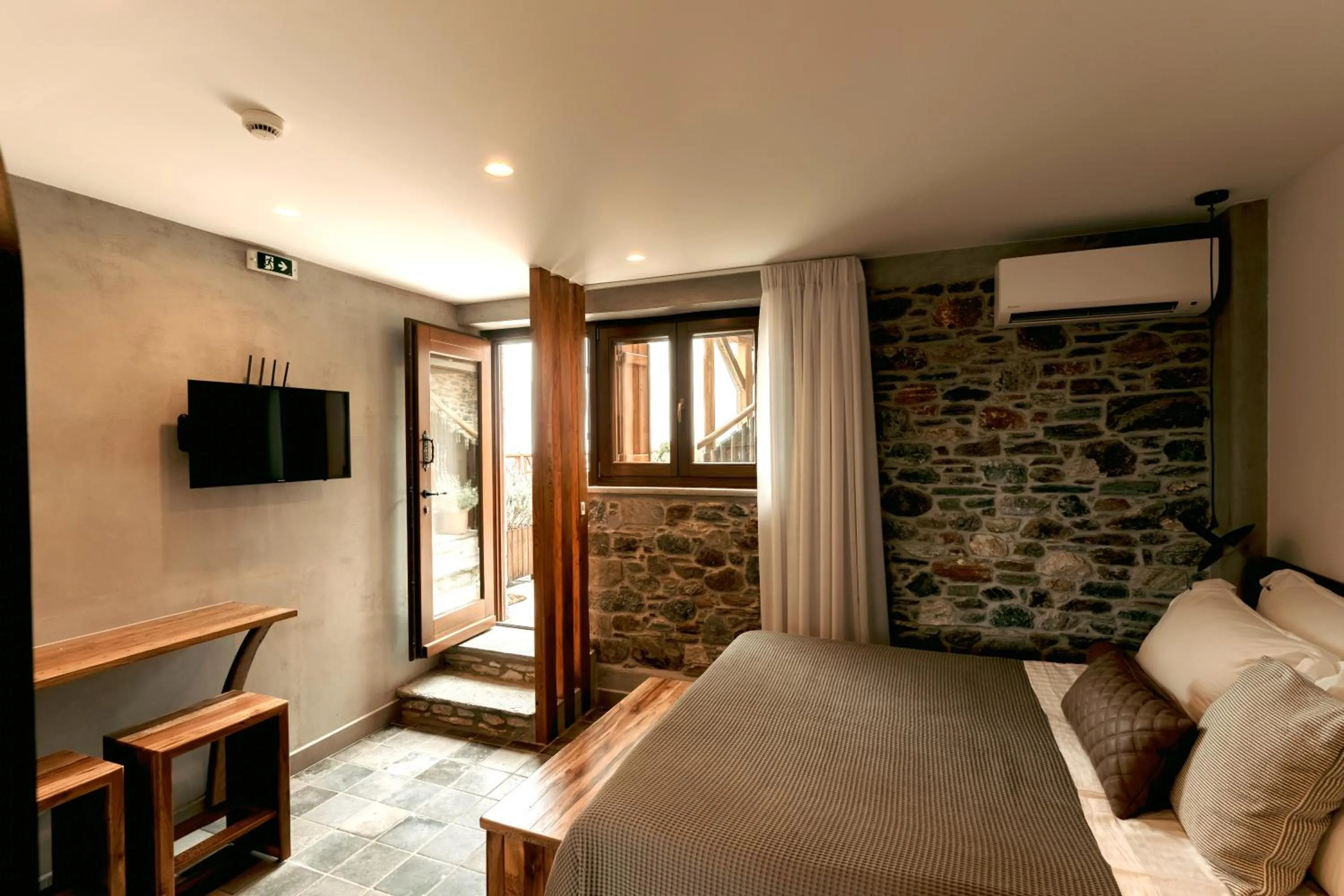 Bed in Adama