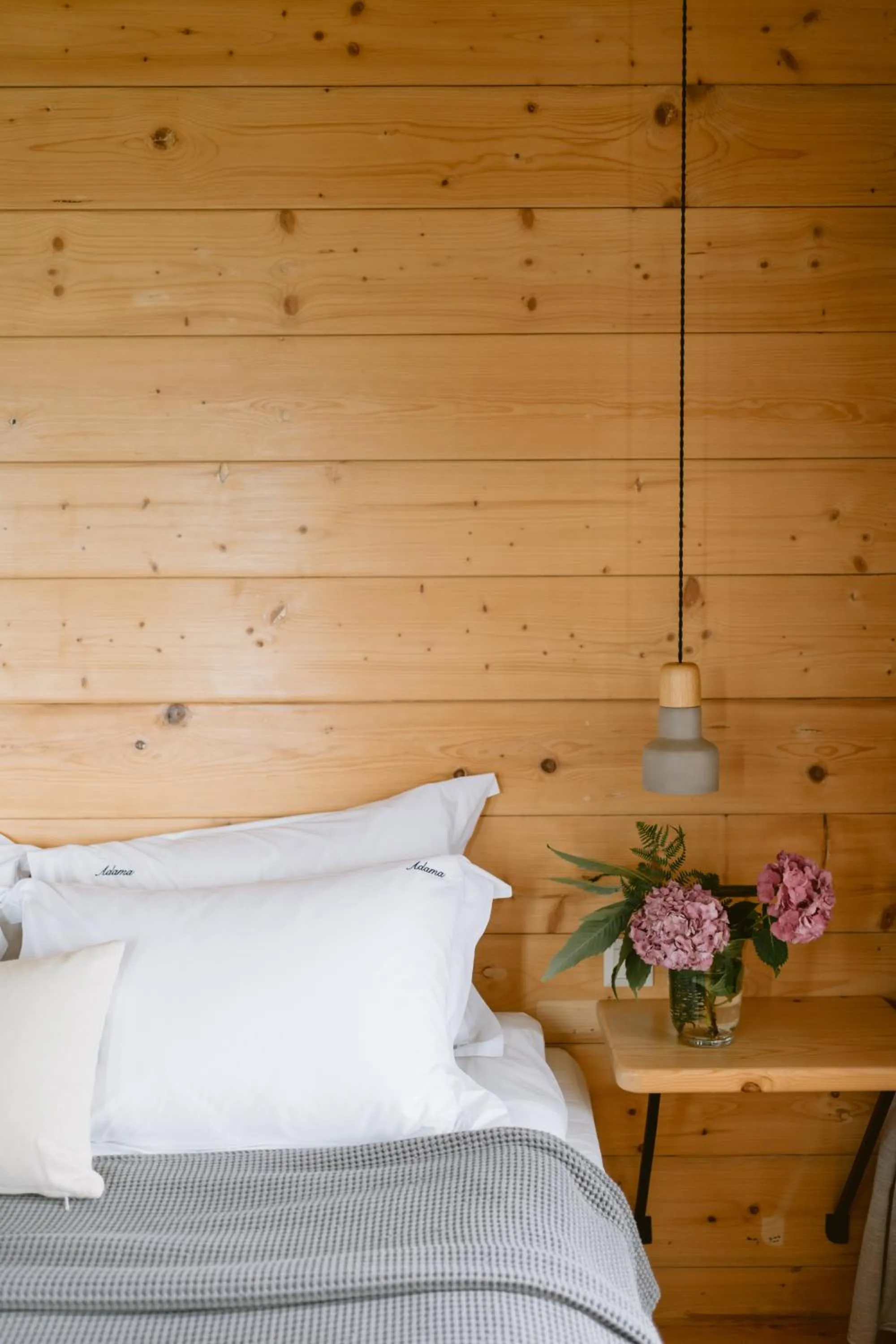 Sea view, Bed in Adama