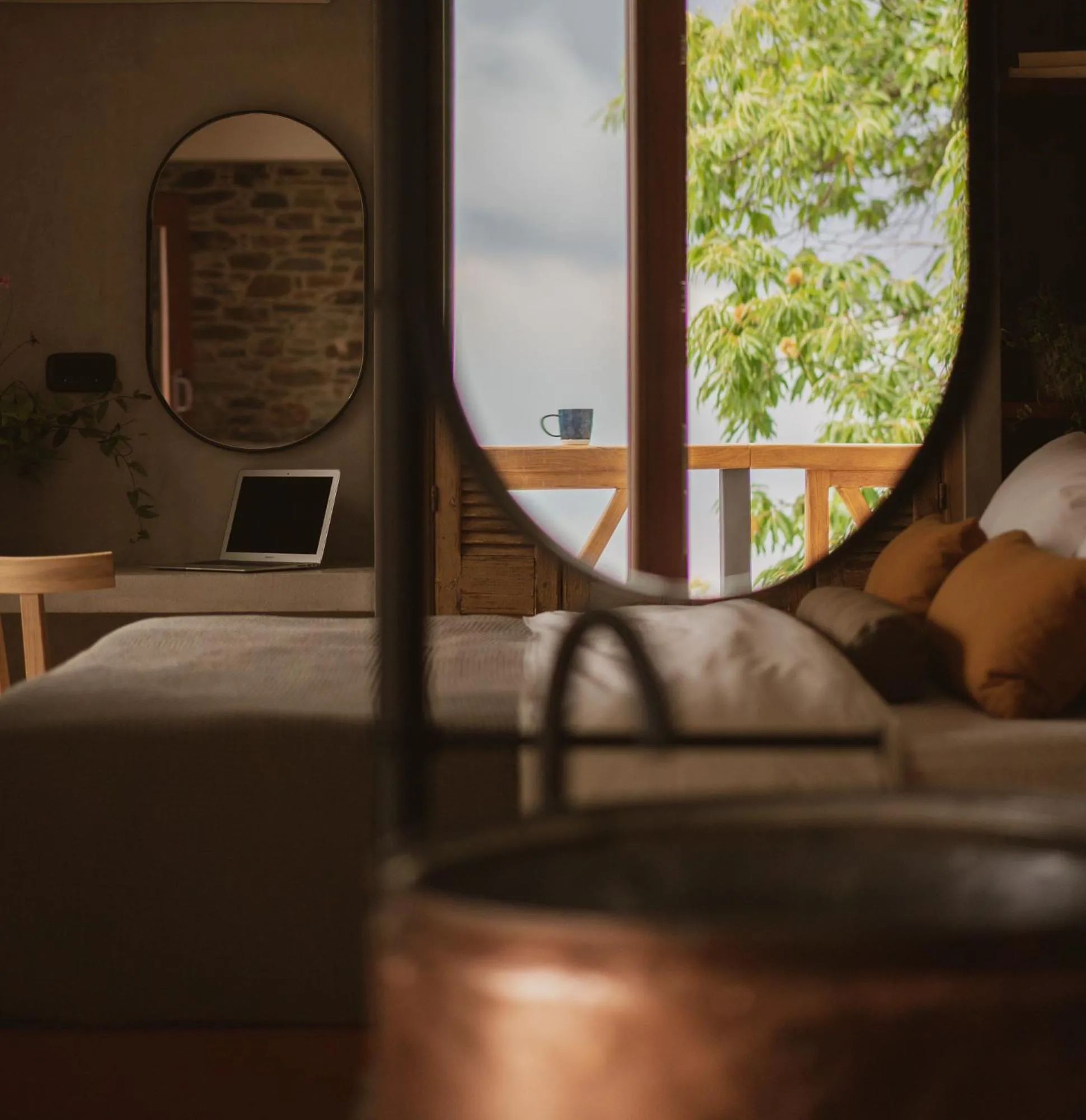 Photo of the whole room, Bed in Adama