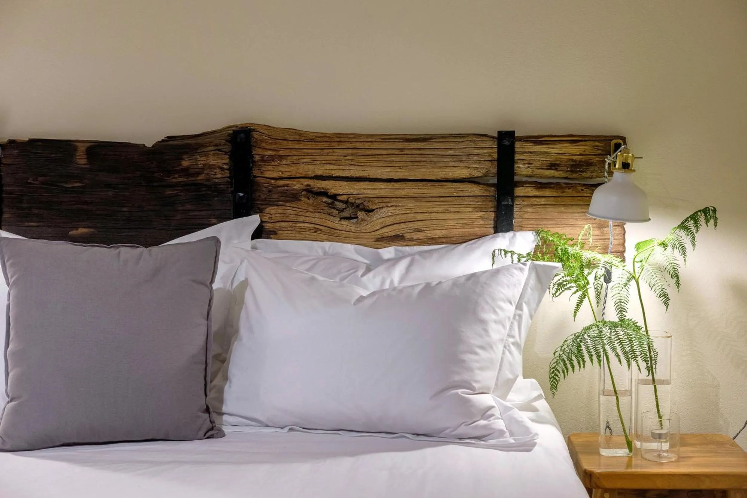 Decorative detail, Bed in Adama